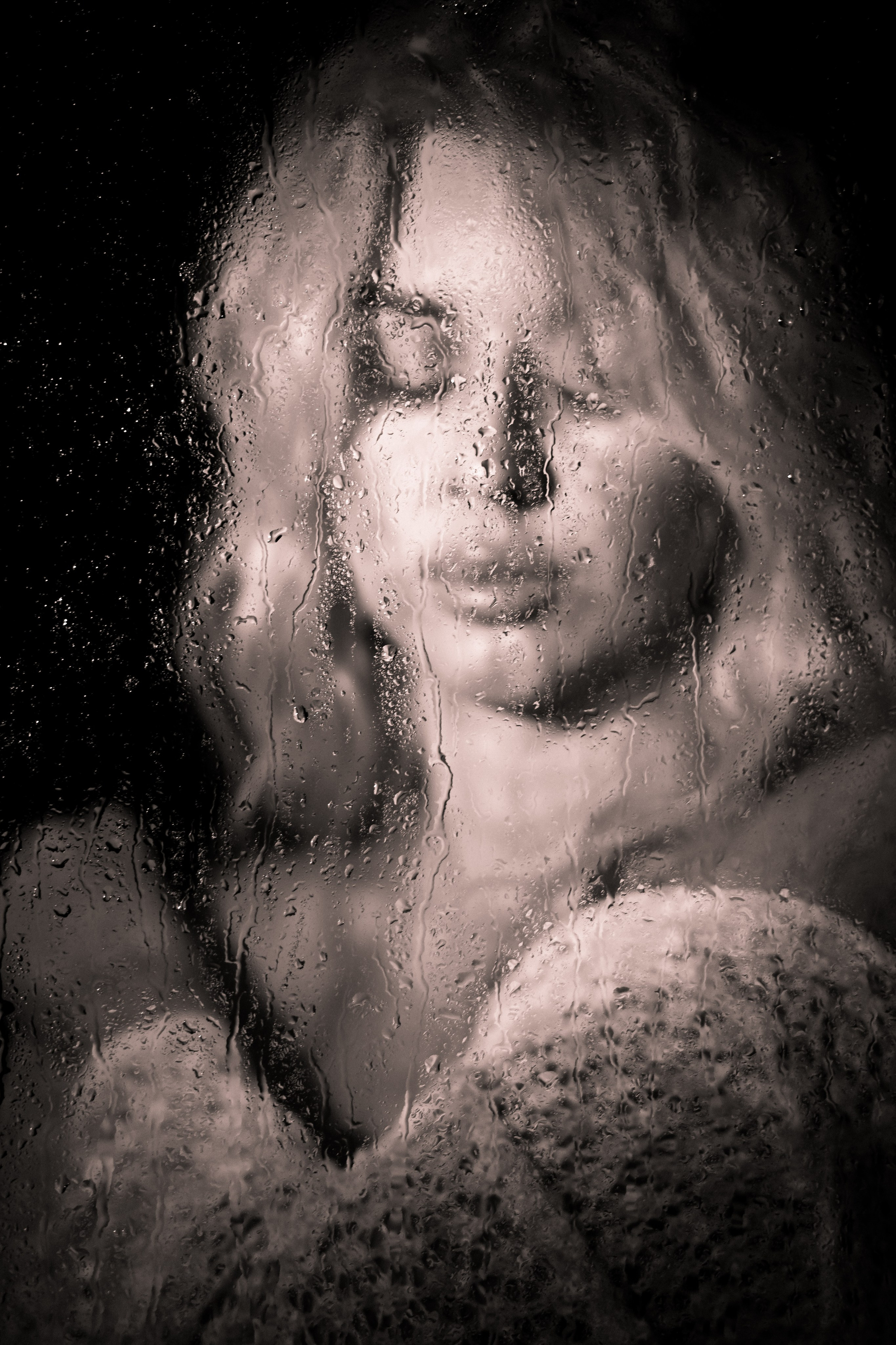 За стеклом. Фотограф Натали Кошевая _ Днепр, Подгородное