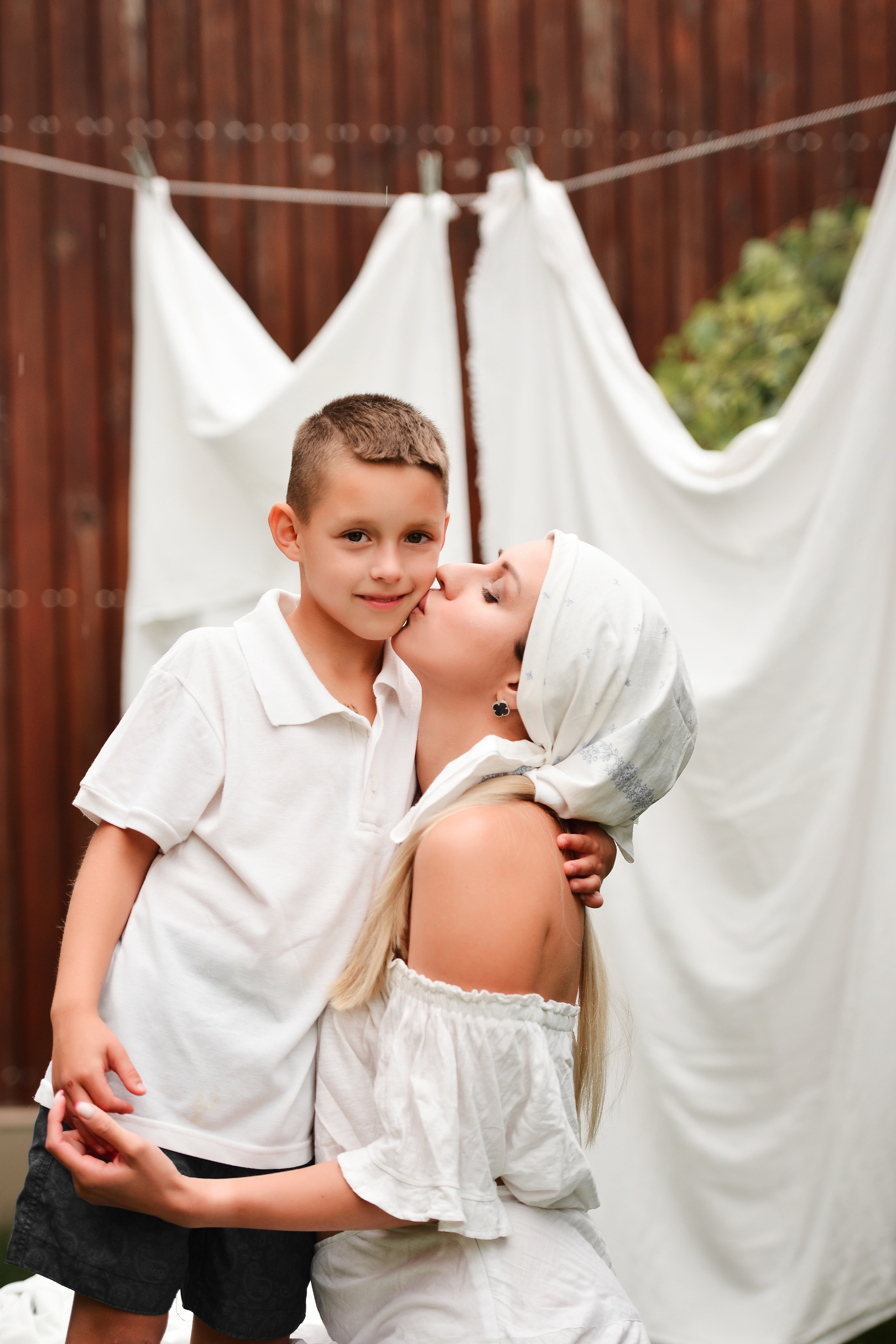 Мама и сын_стирка в саду. Фотограф Натали Кошевая _ Днепр, Подгородное