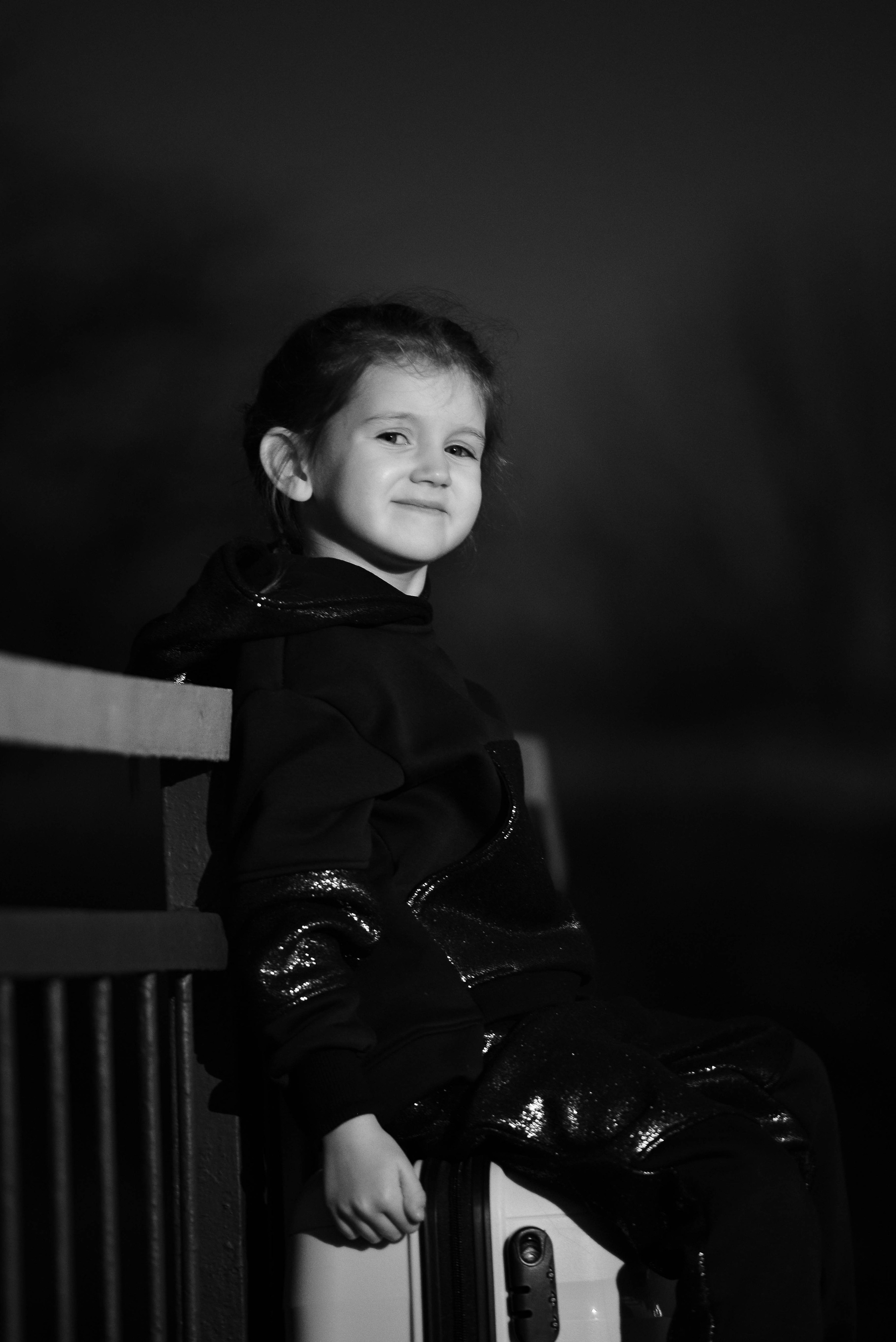 Жёлтый чемодан. Фотограф Натали Кошевая _ Днепр, Подгородное