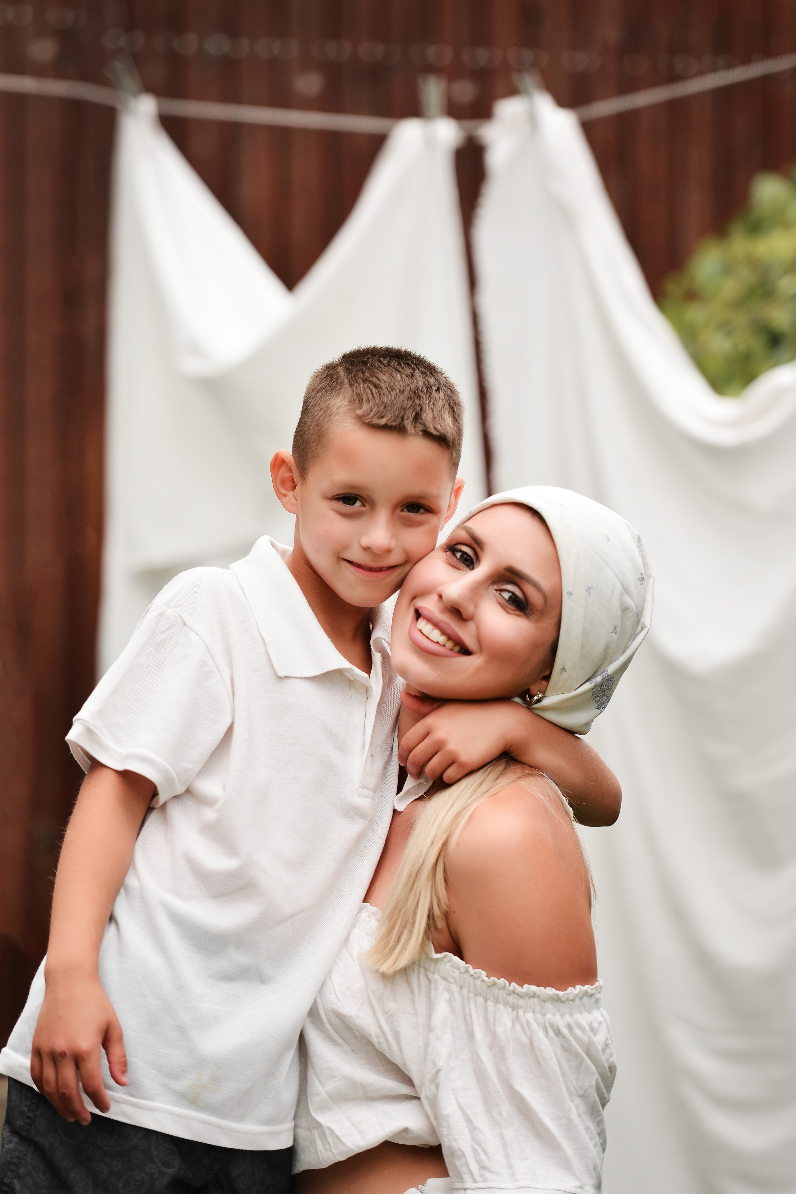 Мама и сын_стирка в саду. Фотограф Натали Кошевая _ Днепр, Подгородное