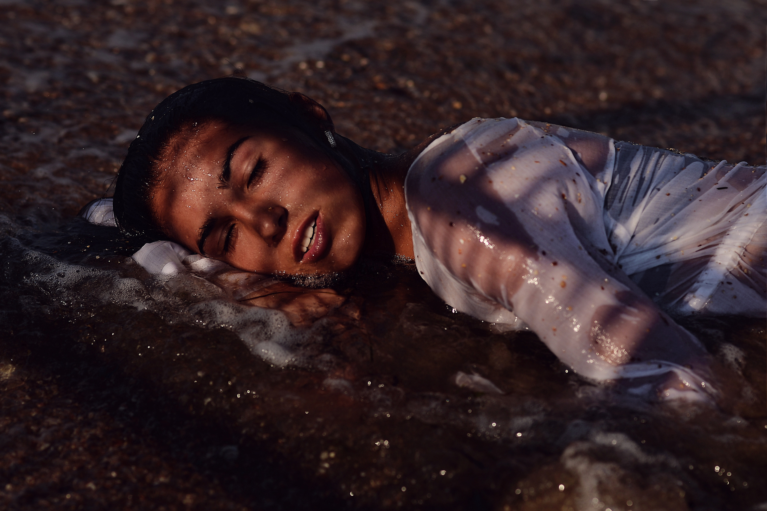 Настя и волны. Фотограф Натали Кошевая _ Днепр, Подгородное