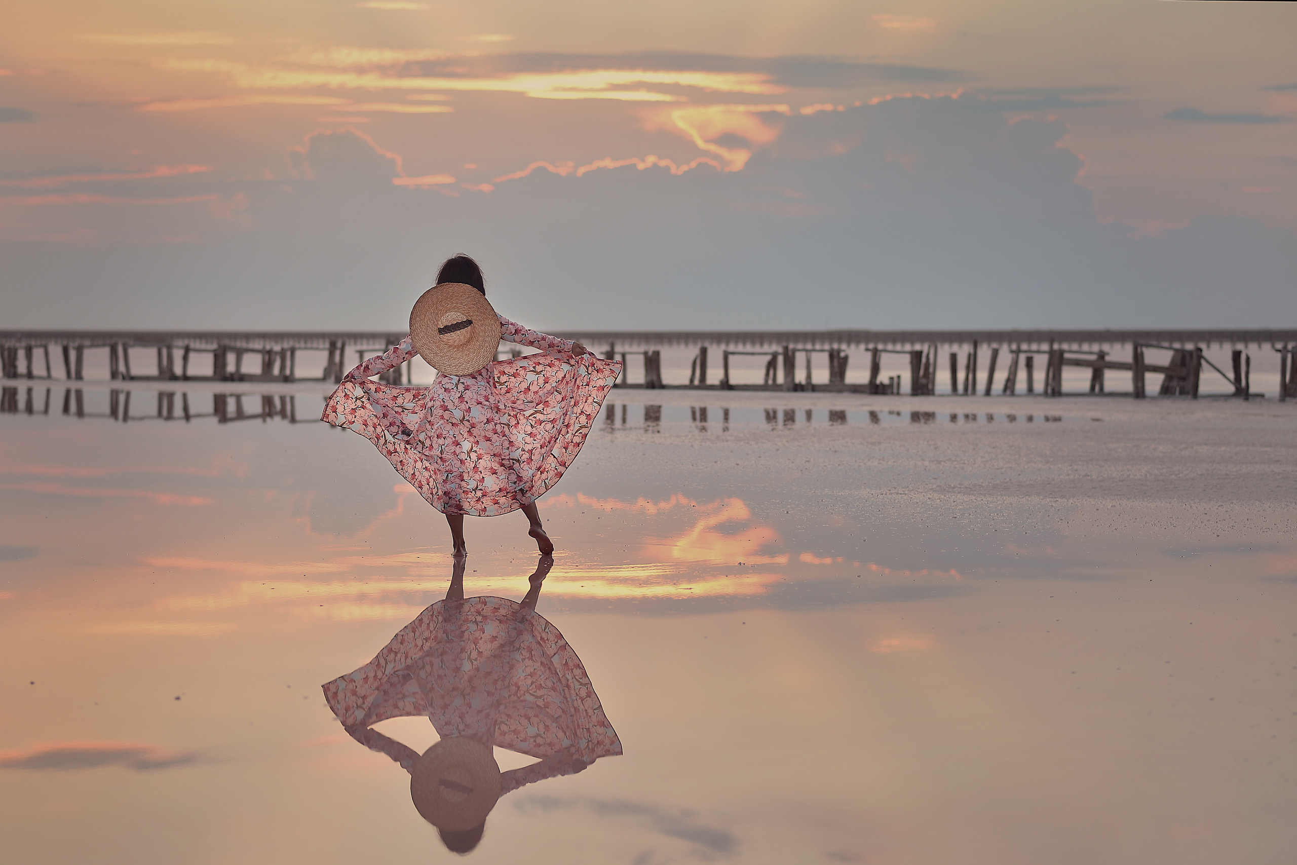 Закат на розовом озере Геническ. Фотограф Натали Кошевая _ Днепр, Подгородное