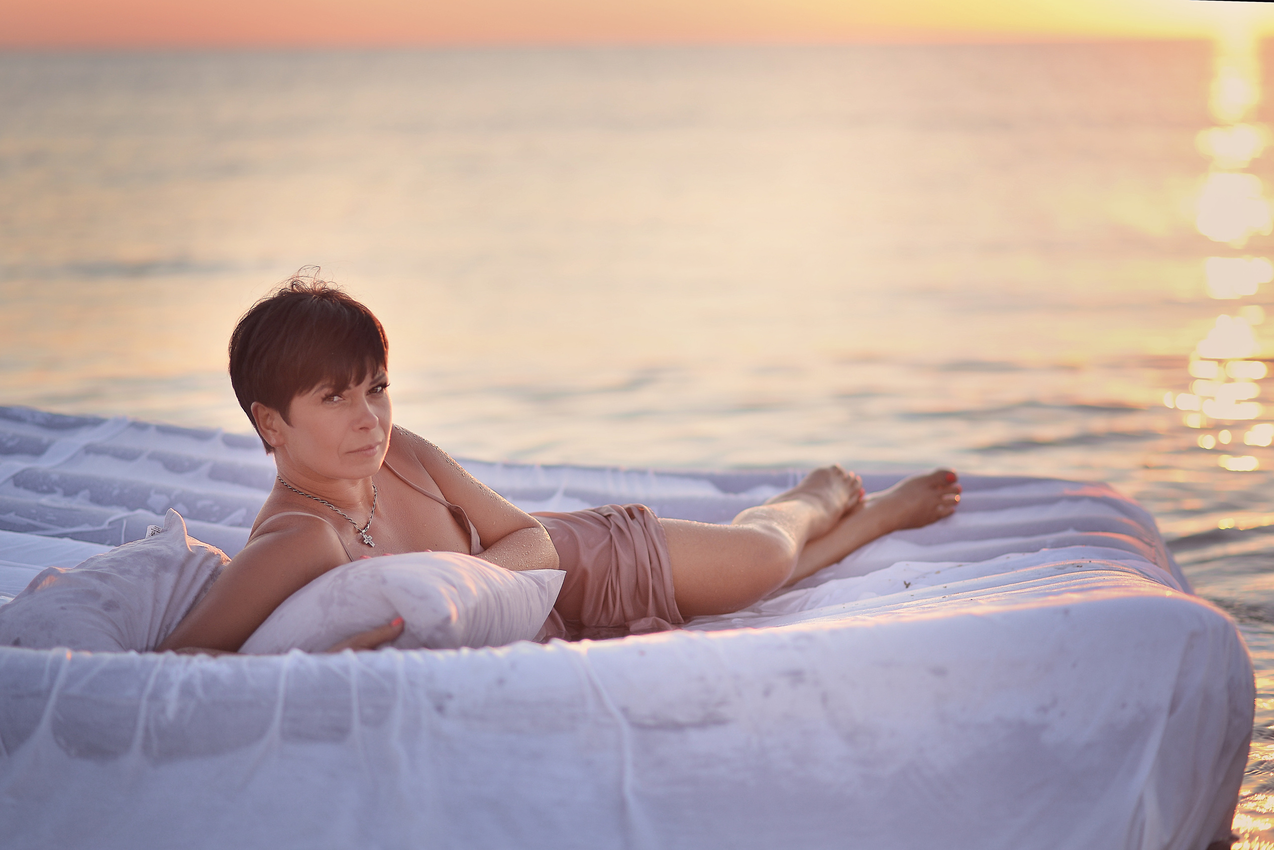 Рассвет, море, шампанское и красивая девушка. Фотограф Натали Кошевая _ Днепр, Подгородное