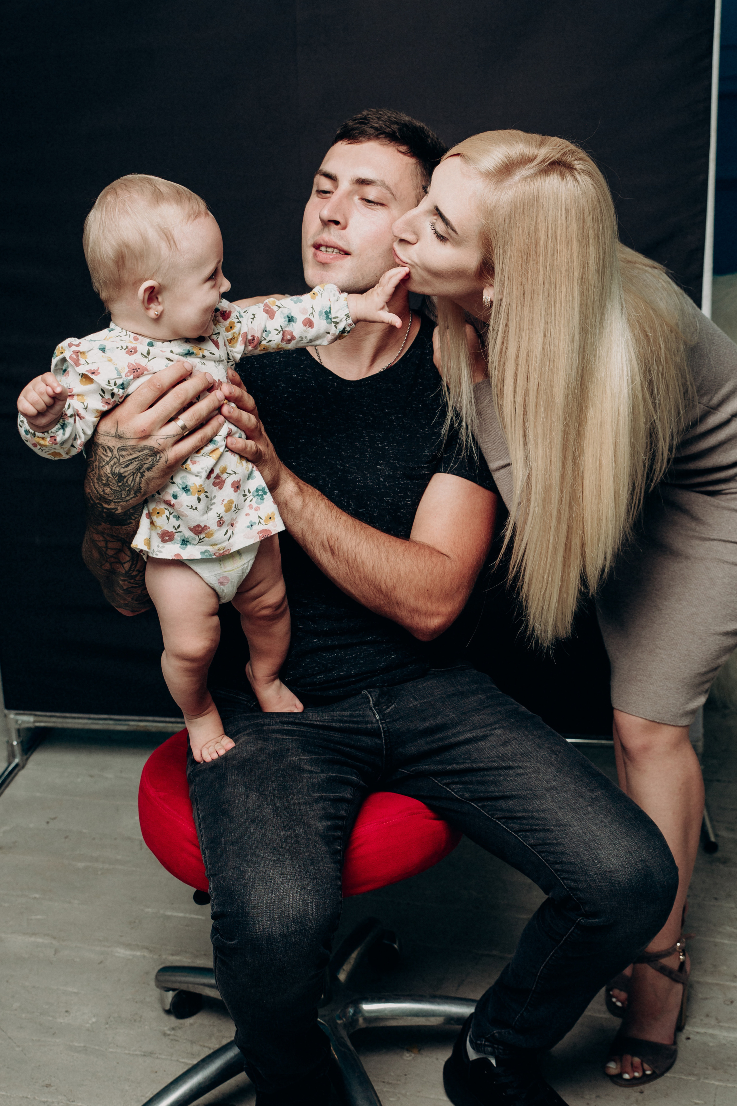 Студійна сімейна зйомка. Весільний та сімейний фотограф міста Суми Артур Моргун