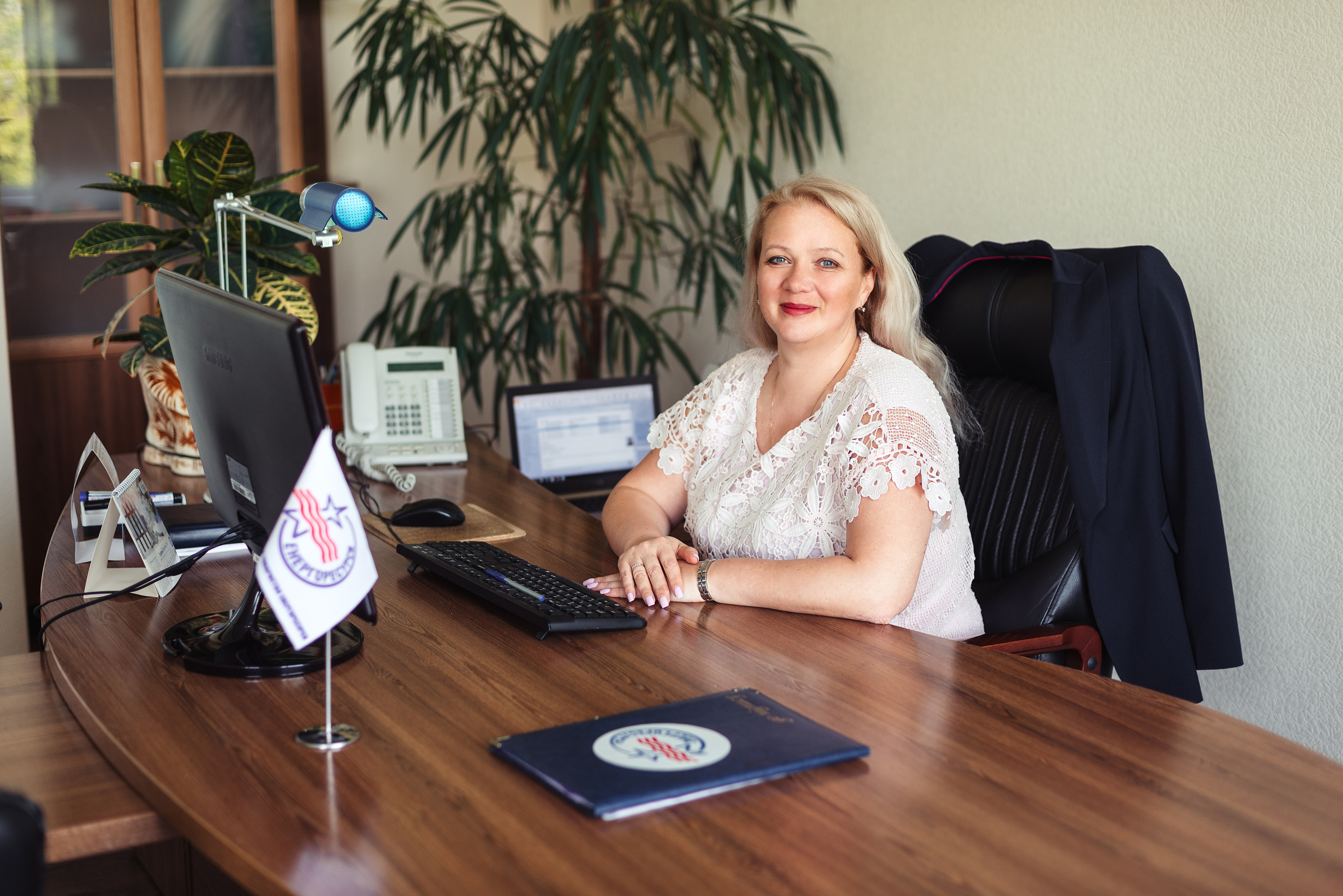 Ділові і бізнес портрети в Нікополі Дніпрі Запоріжжі Покрові Марганці. Фотограф Київ Дніпро Запоріжжя Нікополь Олександрія Кривий ріг Покров