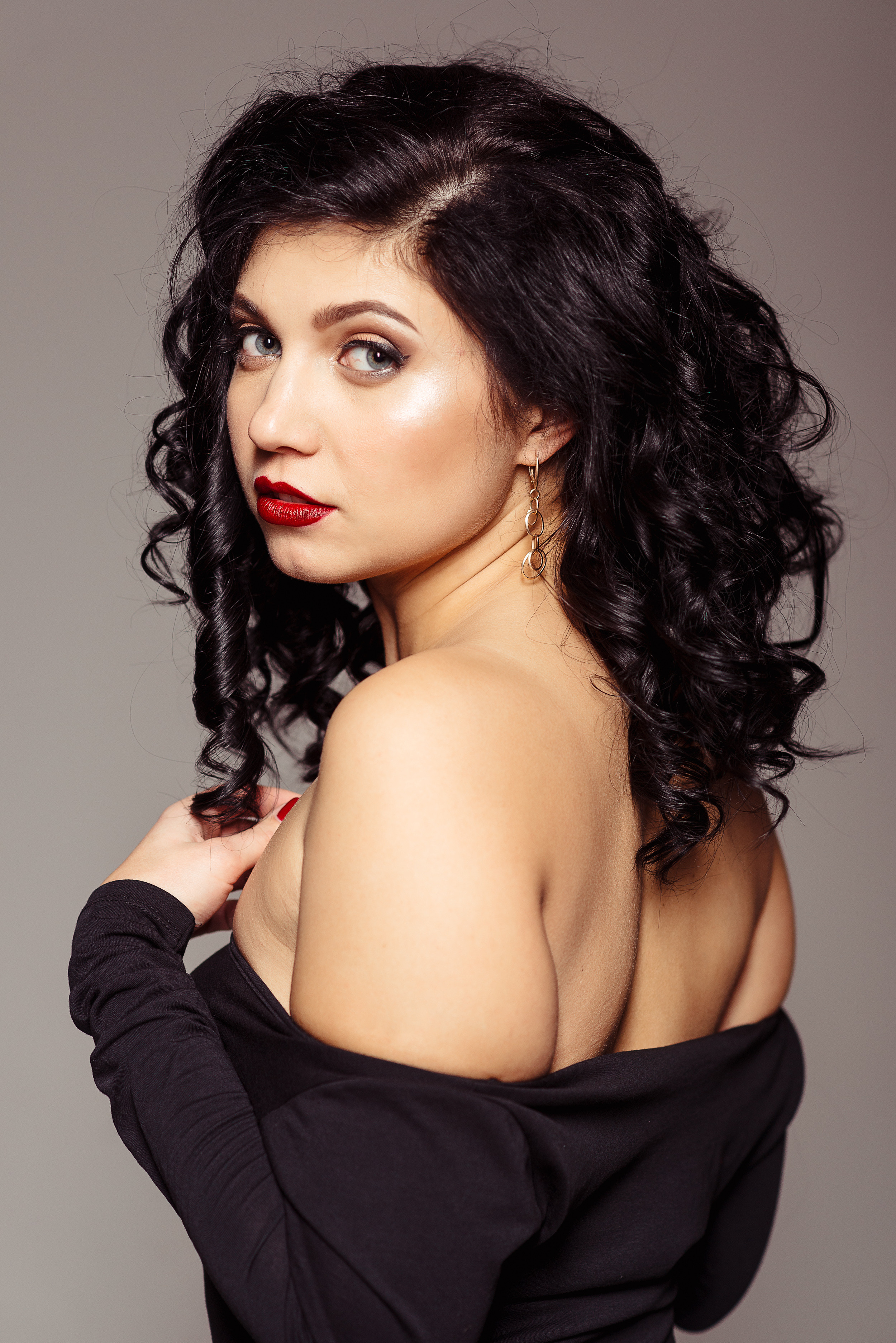 Портрети в фотостудії в Нікополі Дніпрі Запоріжжі Покрові Марганці. Фотограф Київ Дніпро Запоріжжя Нікополь Олександрія Кривий ріг Покров