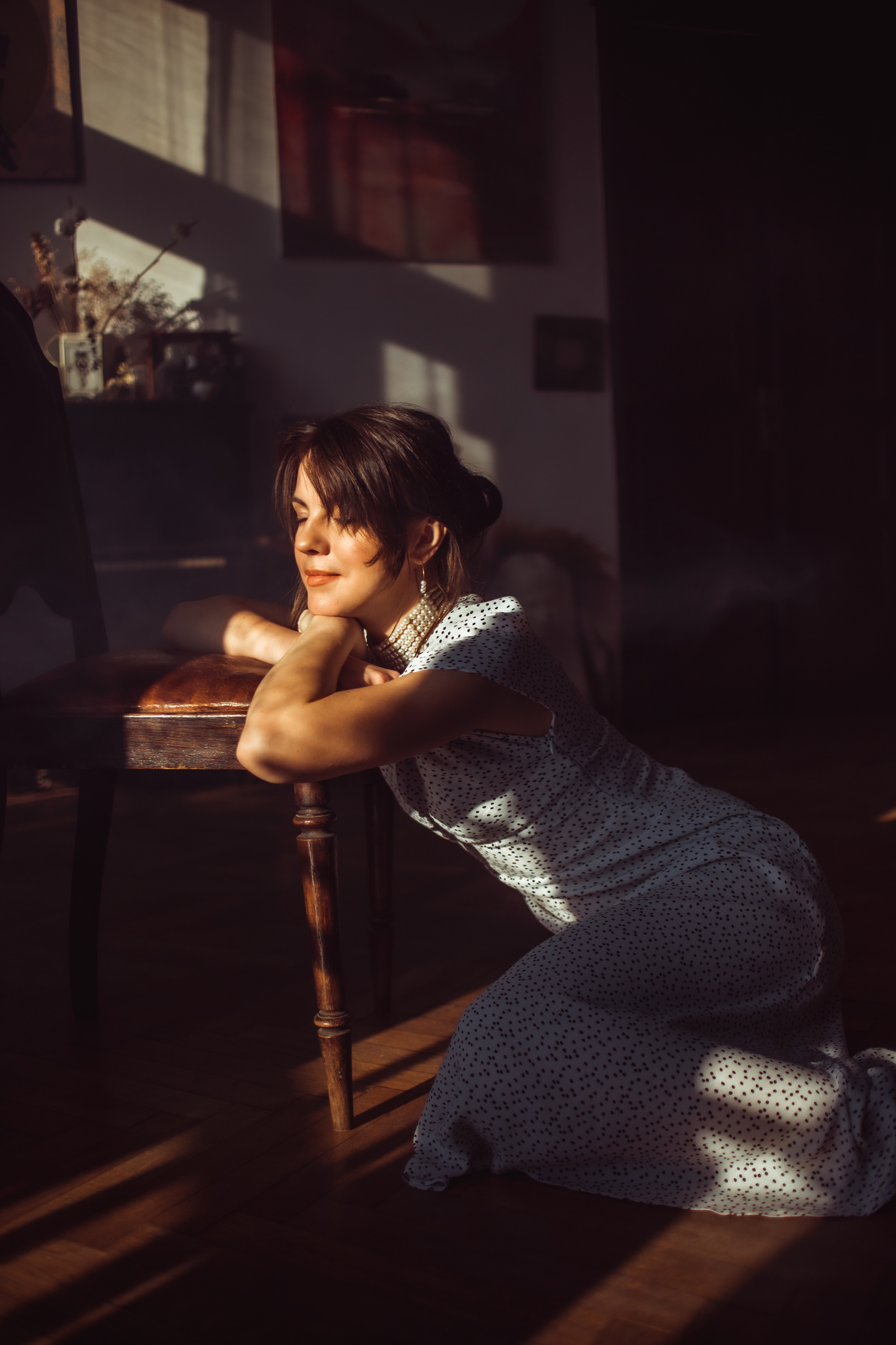 Атмосфера. Фотограф у студії, бізнес-портрети, контент для твого блогу чи бізнесу