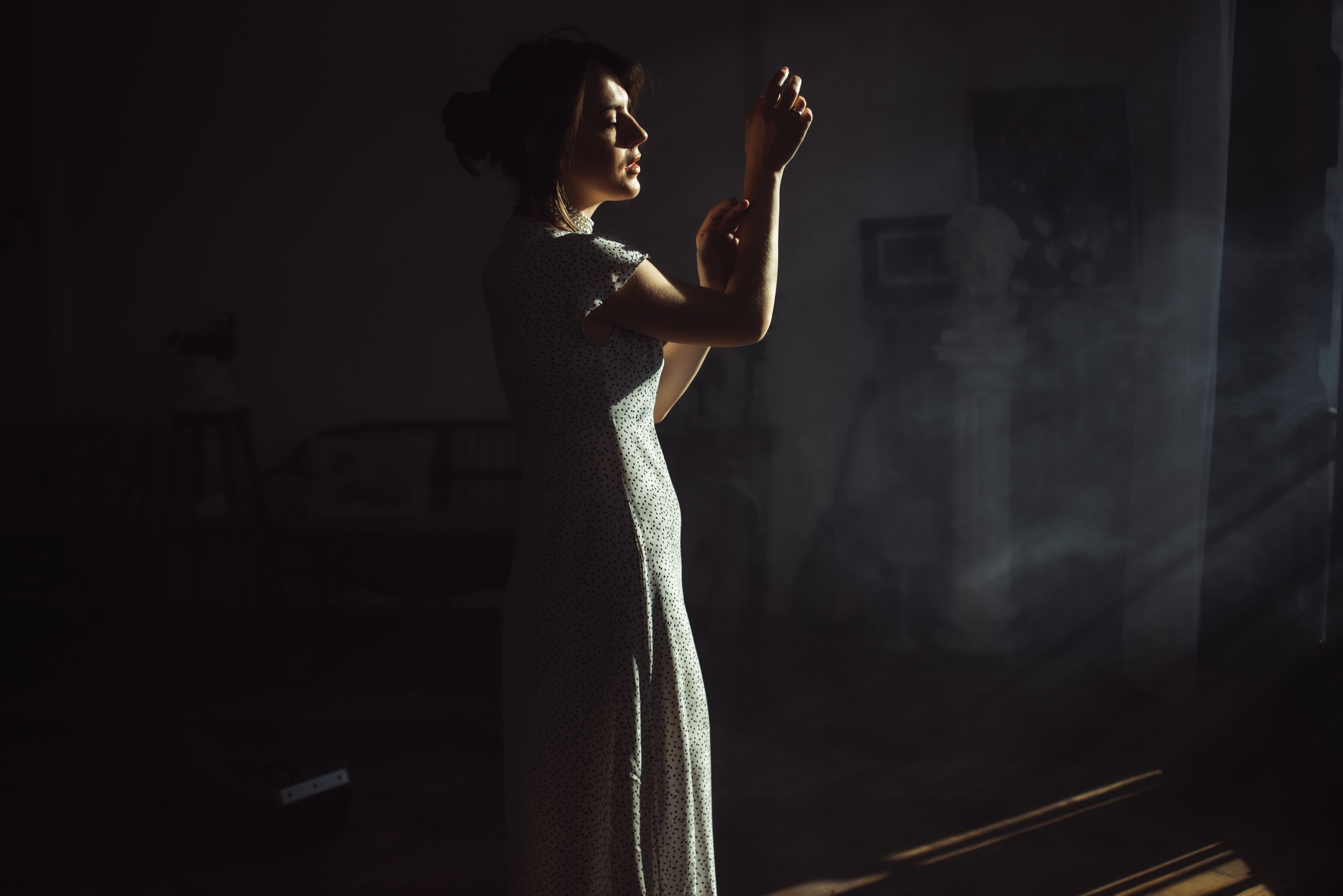 Атмосфера. Фотограф у студії, бізнес-портрети, контент для твого блогу чи бізнесу