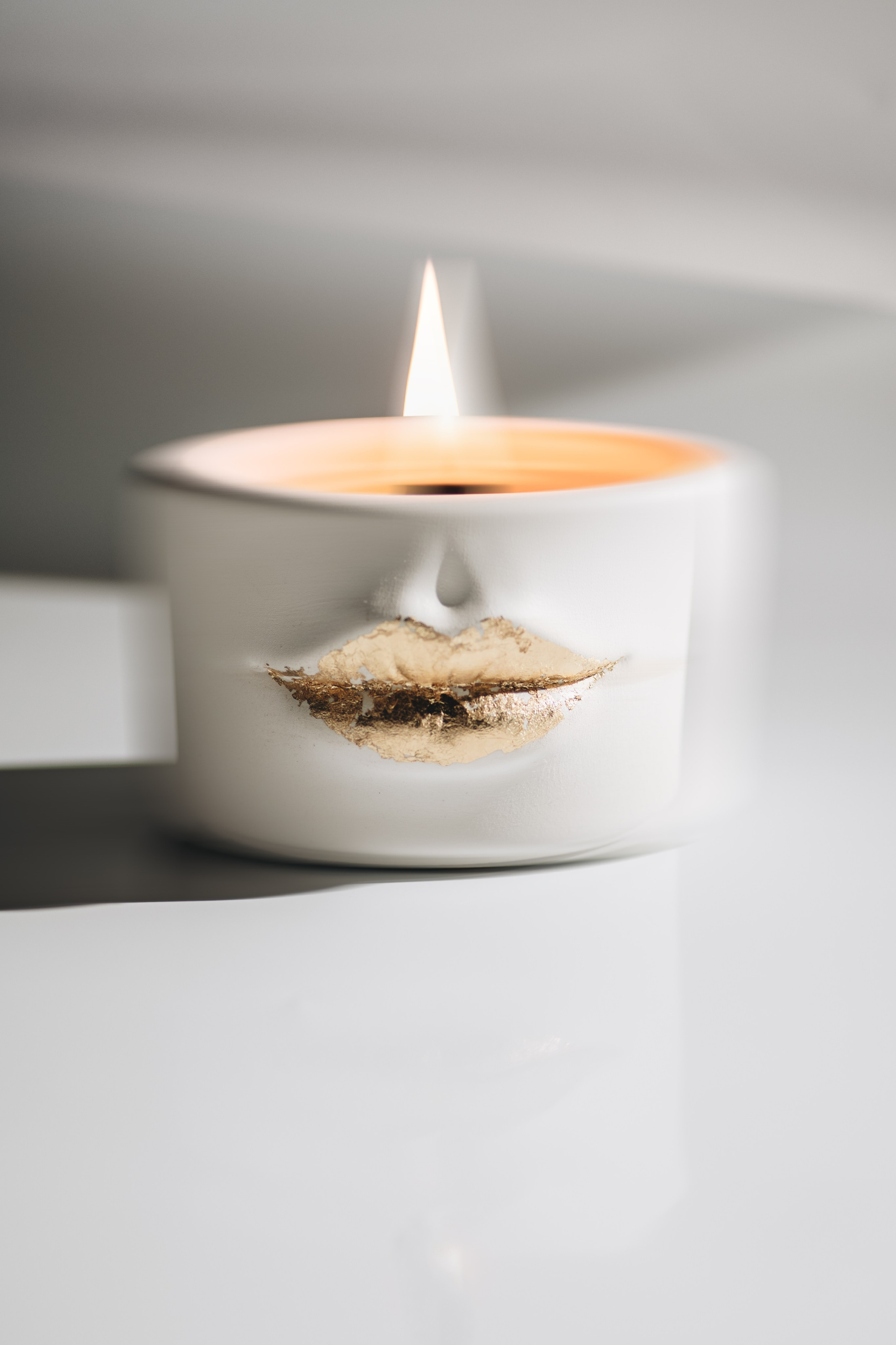 Soy wax candle «Lips». Product and Food photography