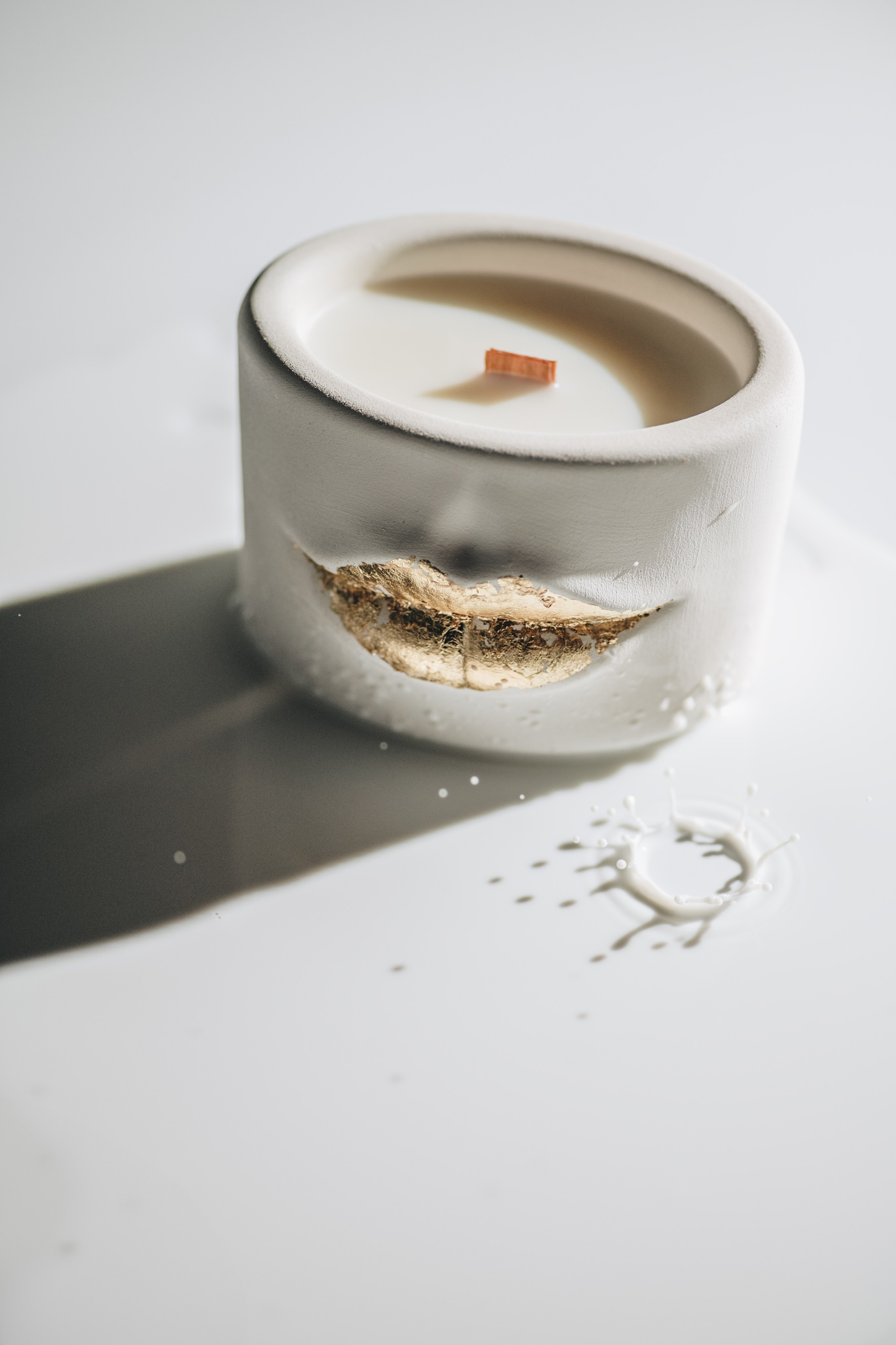 Soy wax candle «Lips». Product and Food photography