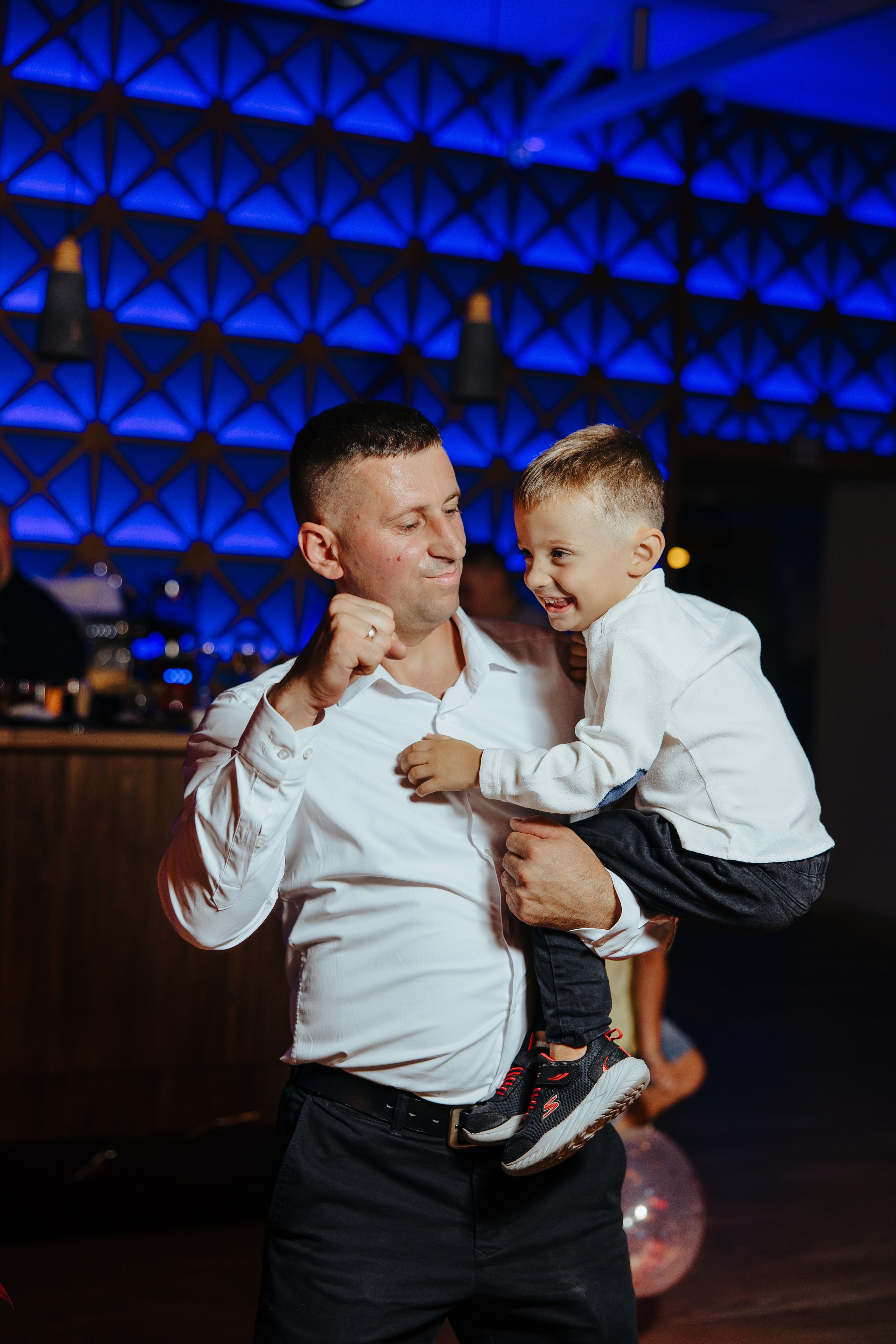 Nicoleta. Fotograf de nuntă și evenimente private!