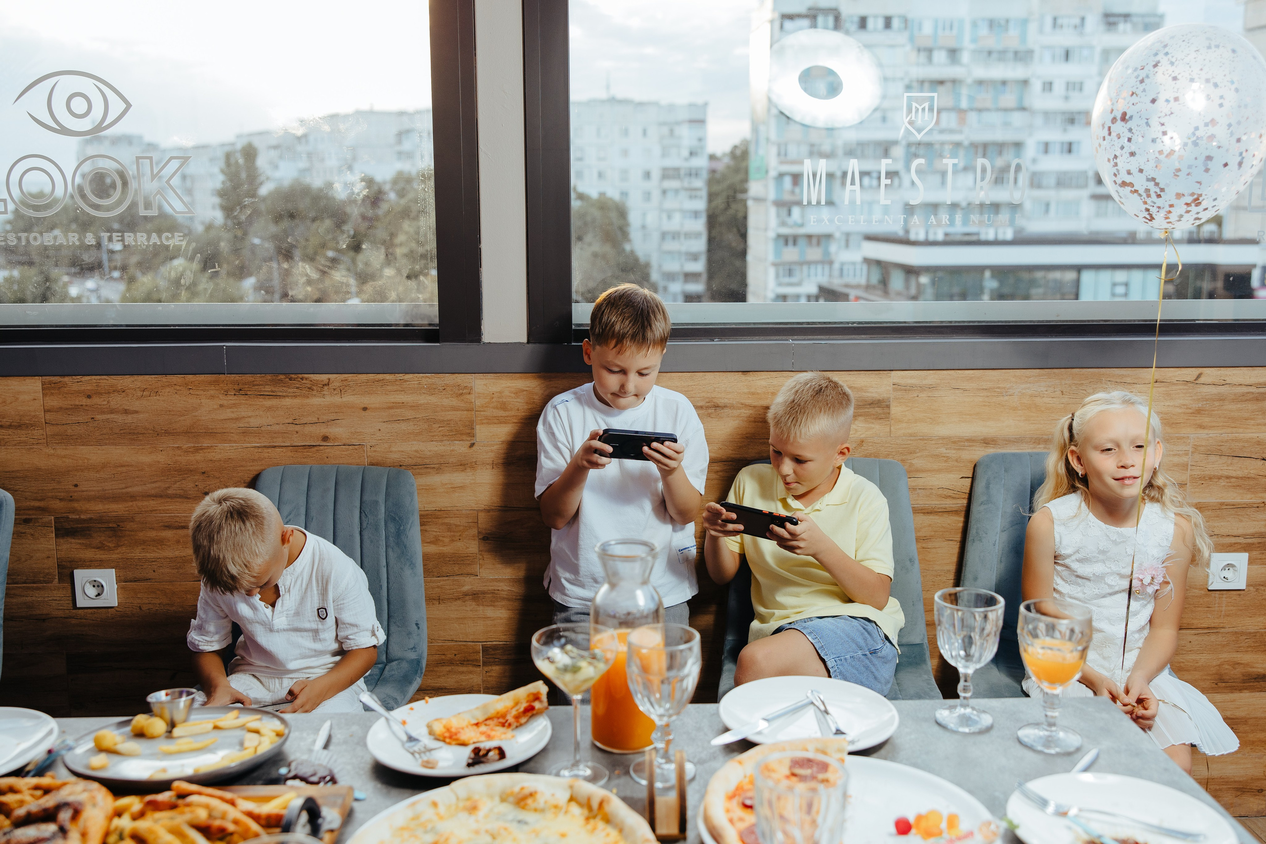 Nicoleta. Fotograf de nuntă și evenimente private!