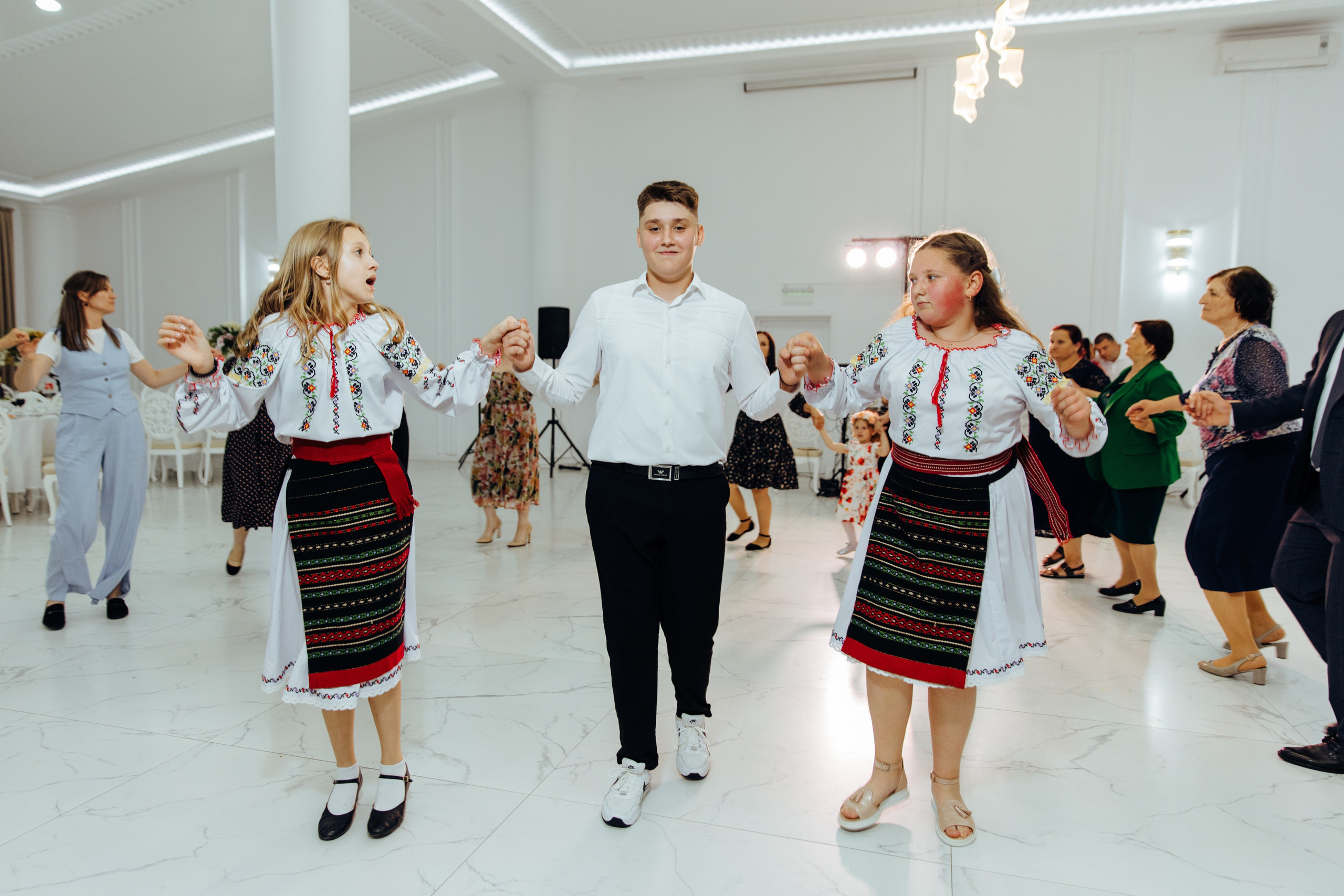 Ionel-Alessandro. Fotograf de nuntă și evenimente private!