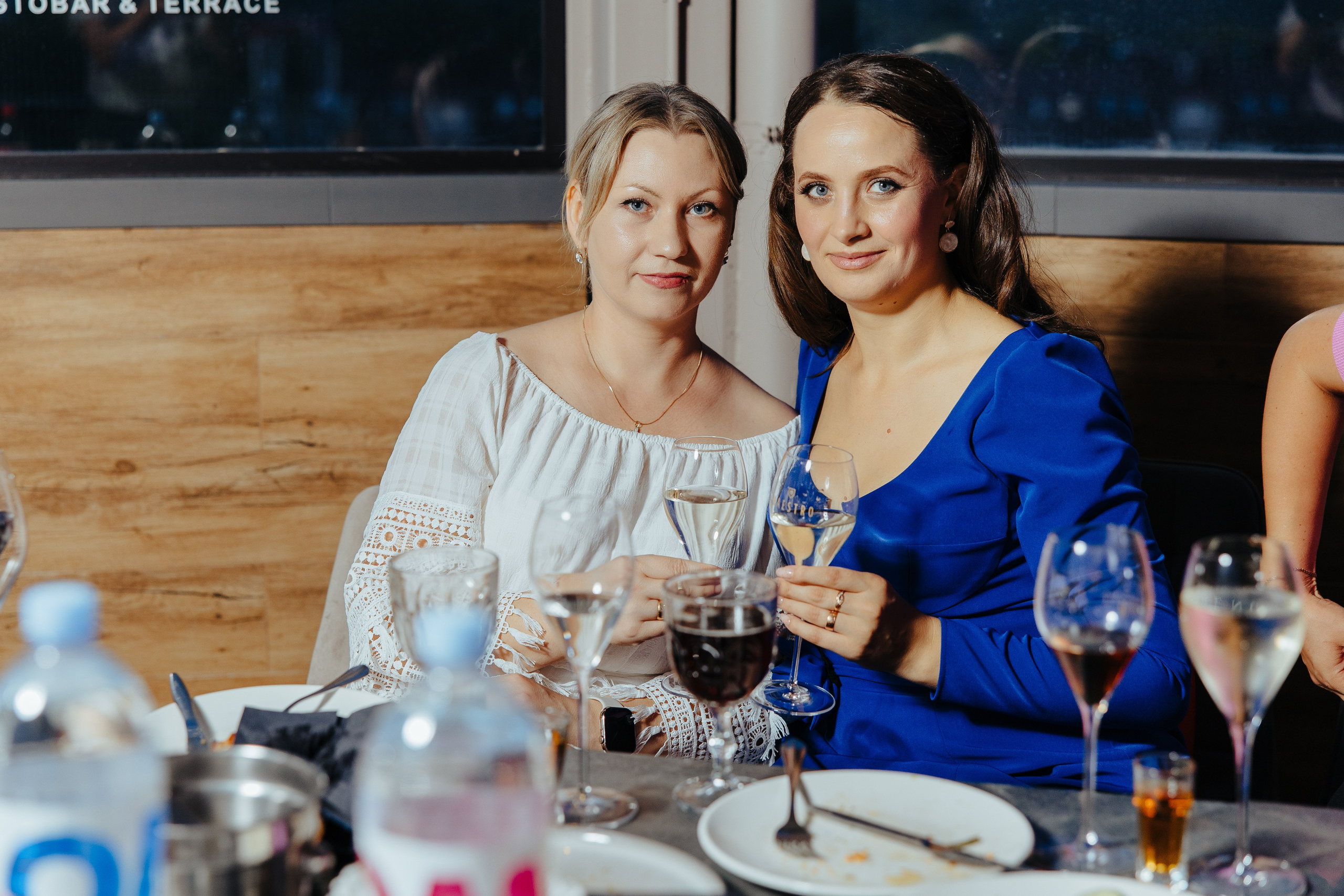 Nicoleta. Fotograf de nuntă și evenimente private!