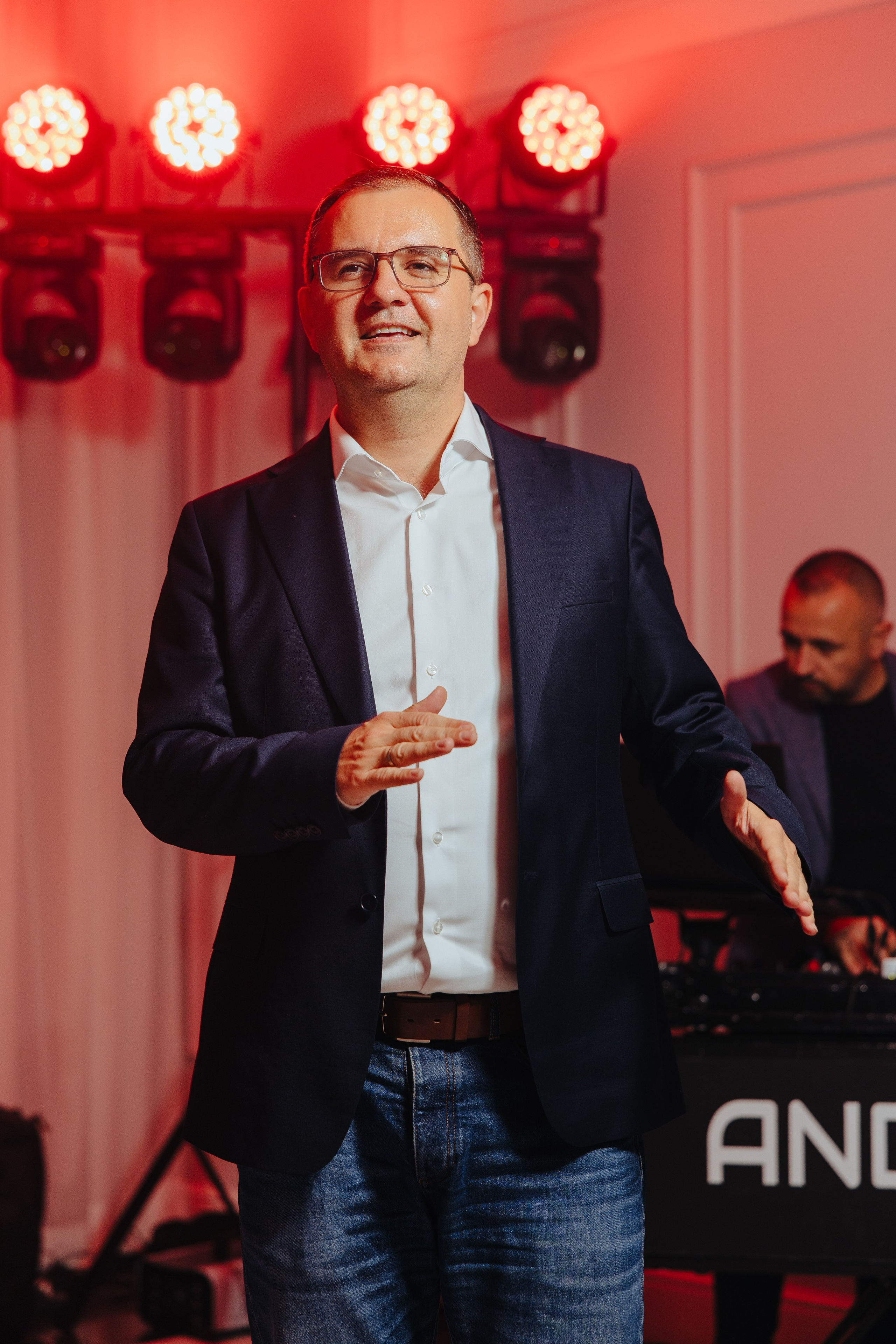 Mihai 40 ani. Fotograf de nuntă și evenimente private!