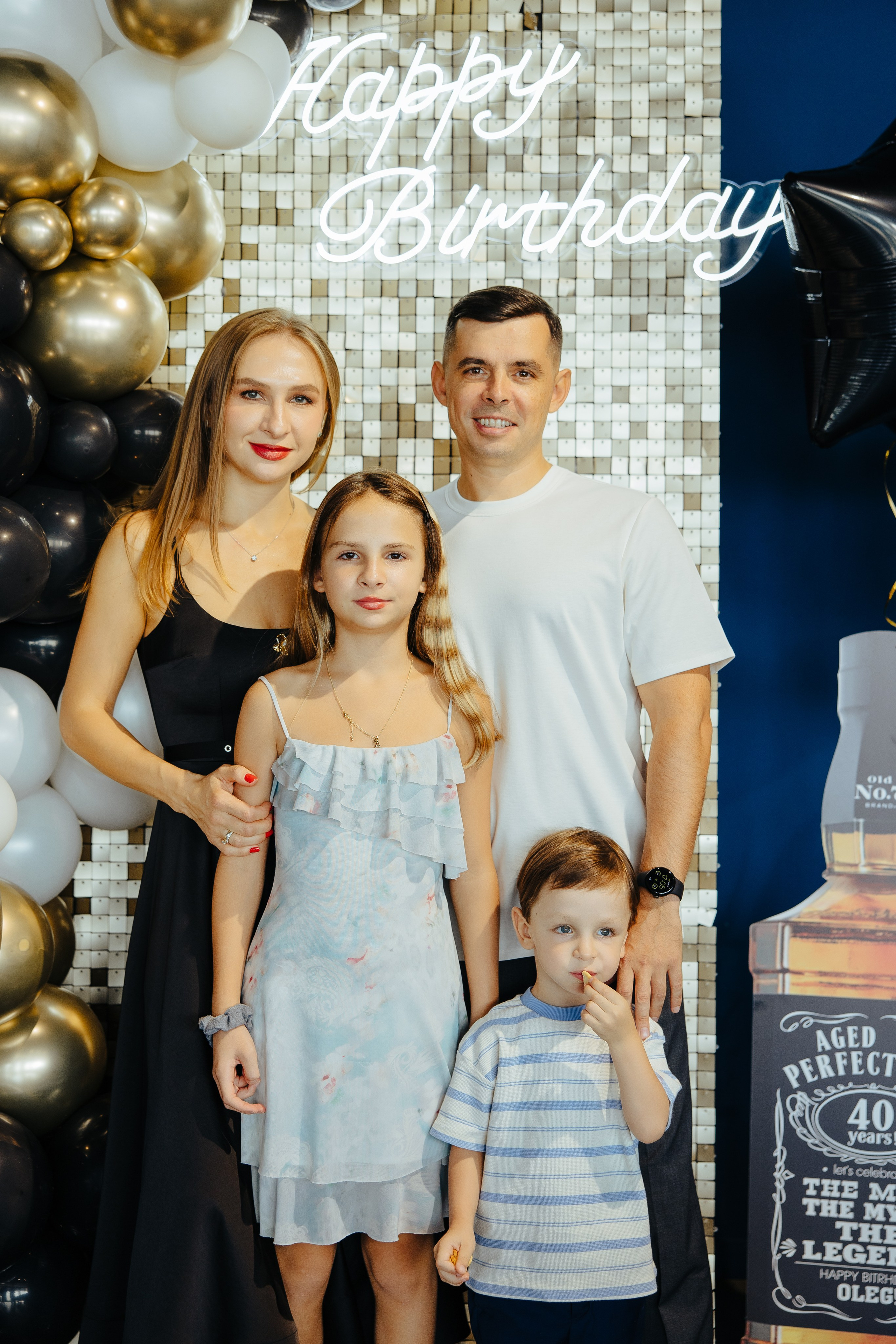 Oleg 40 ani. Fotograf de nuntă și evenimente private!