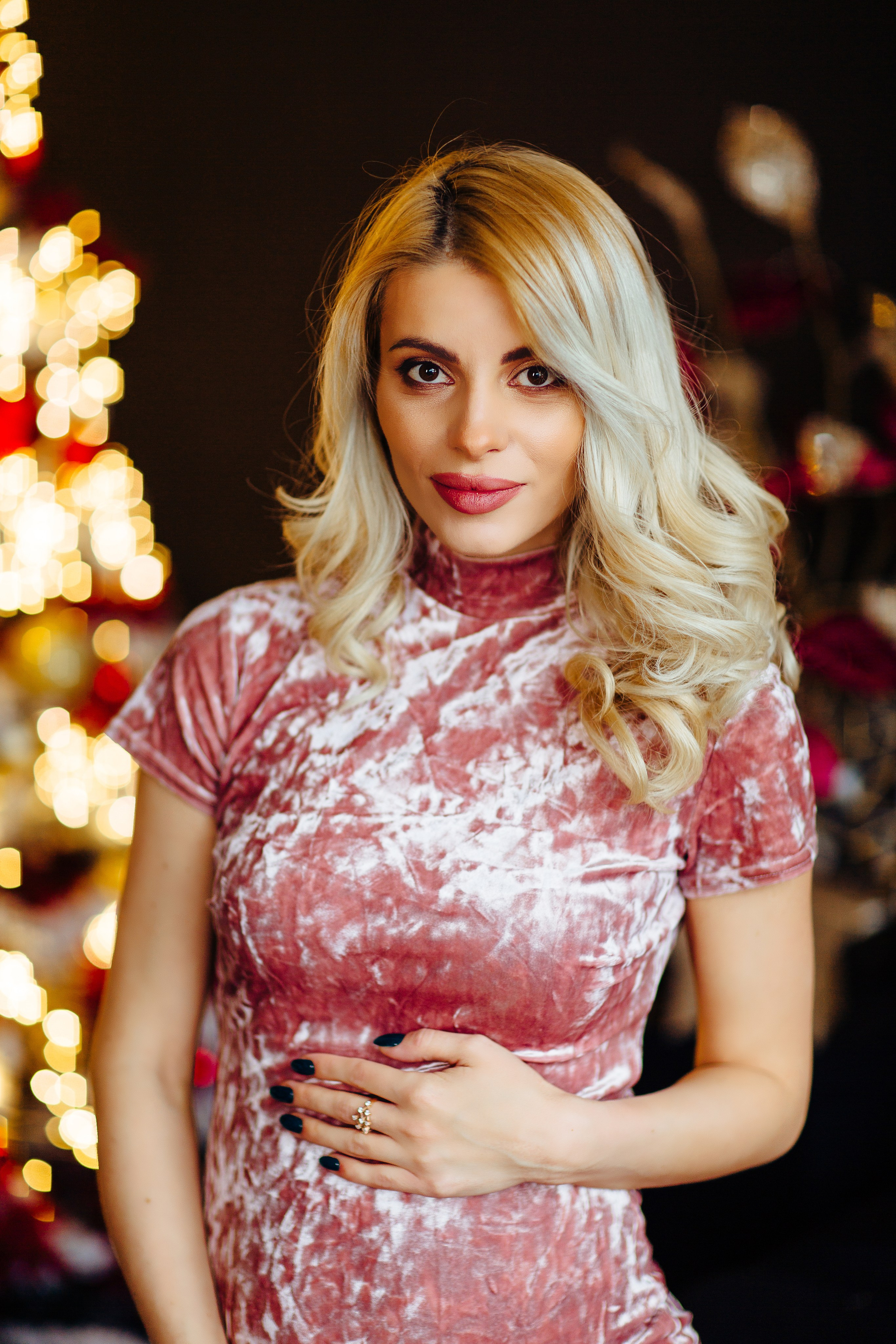 Magia sarbātorilor. Fotograf de nuntă și evenimente private!