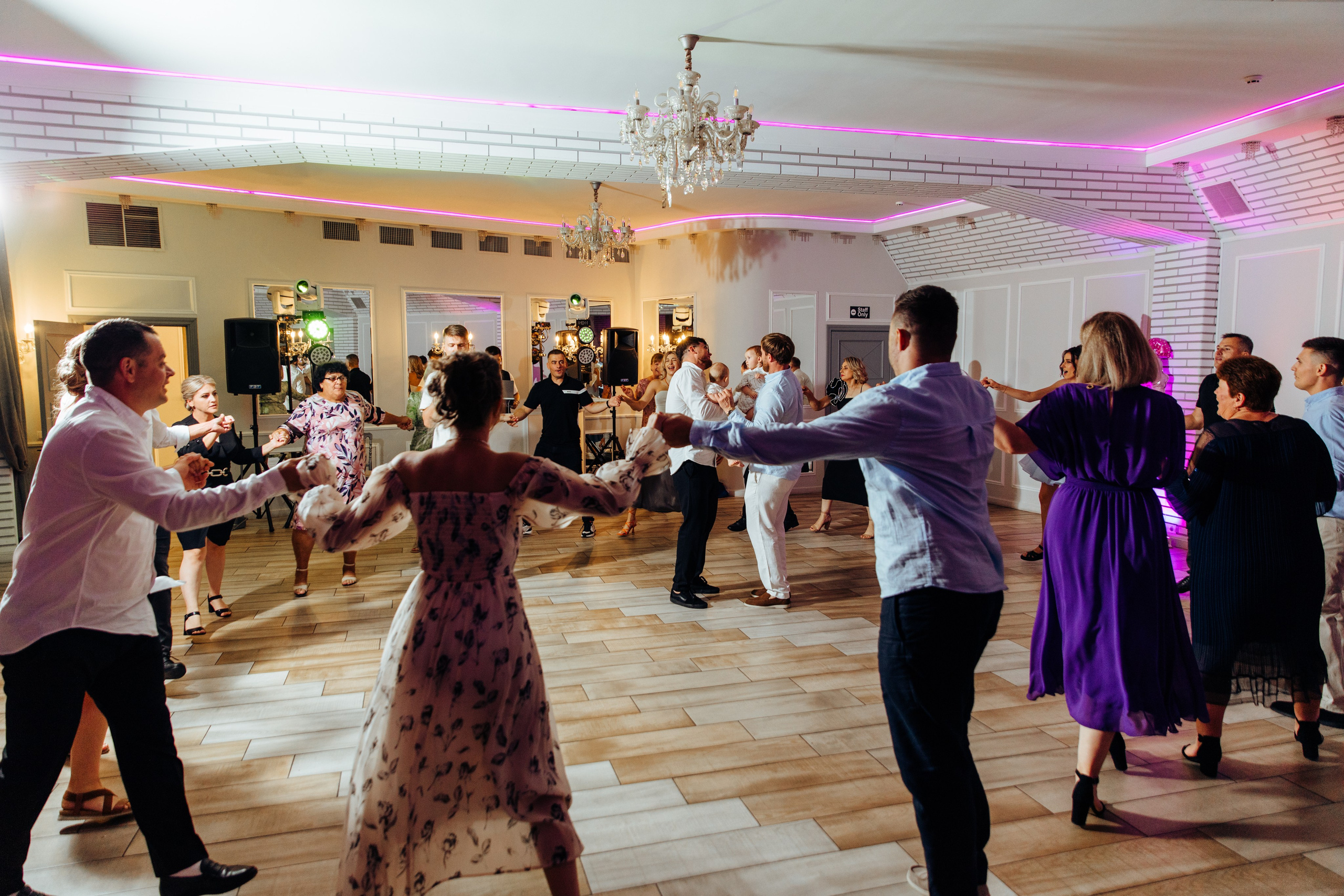 Antonia. Fotograf de nuntă și evenimente private!