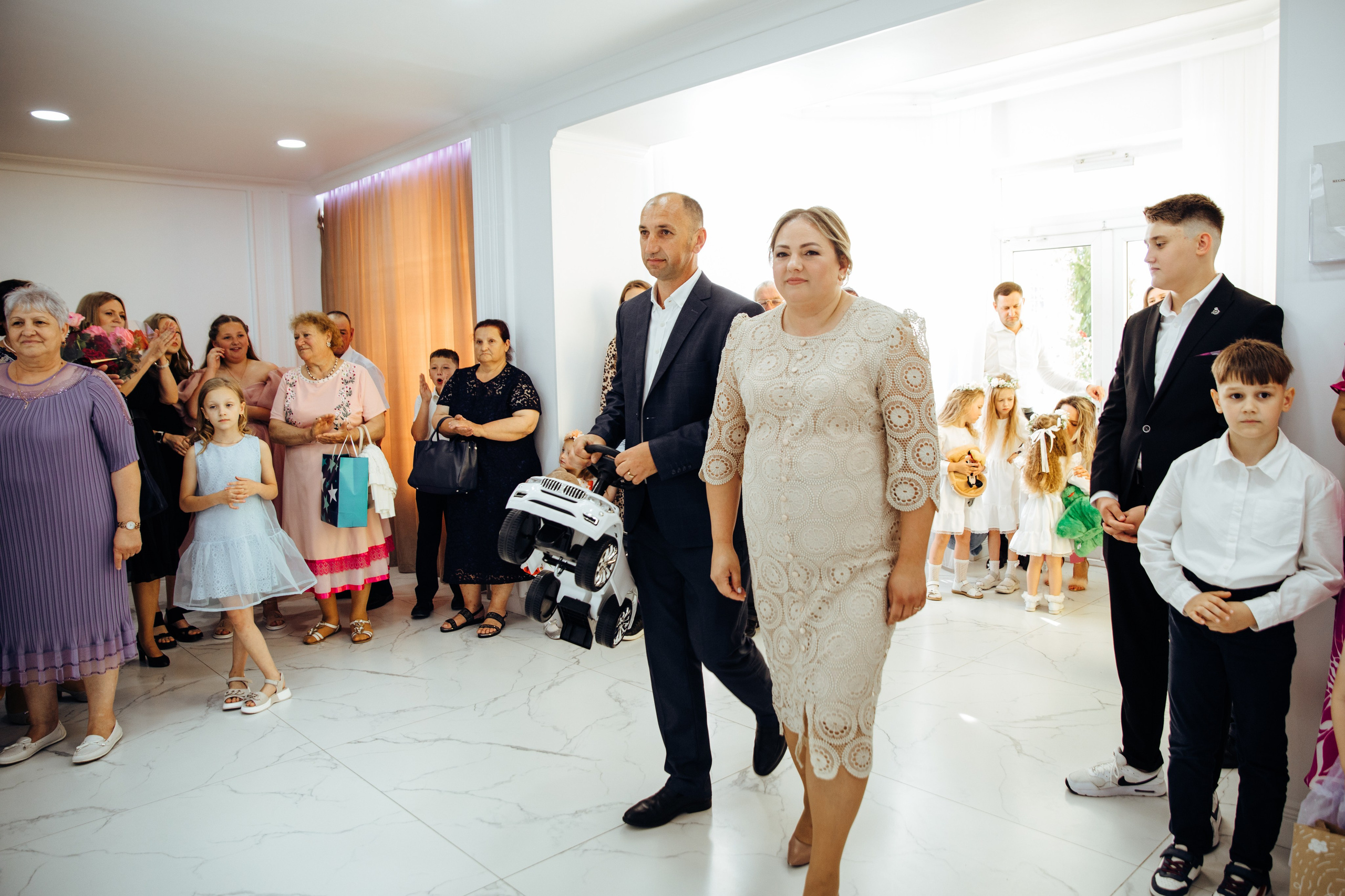 Ionel-Alessandro. Fotograf de nuntă și evenimente private!