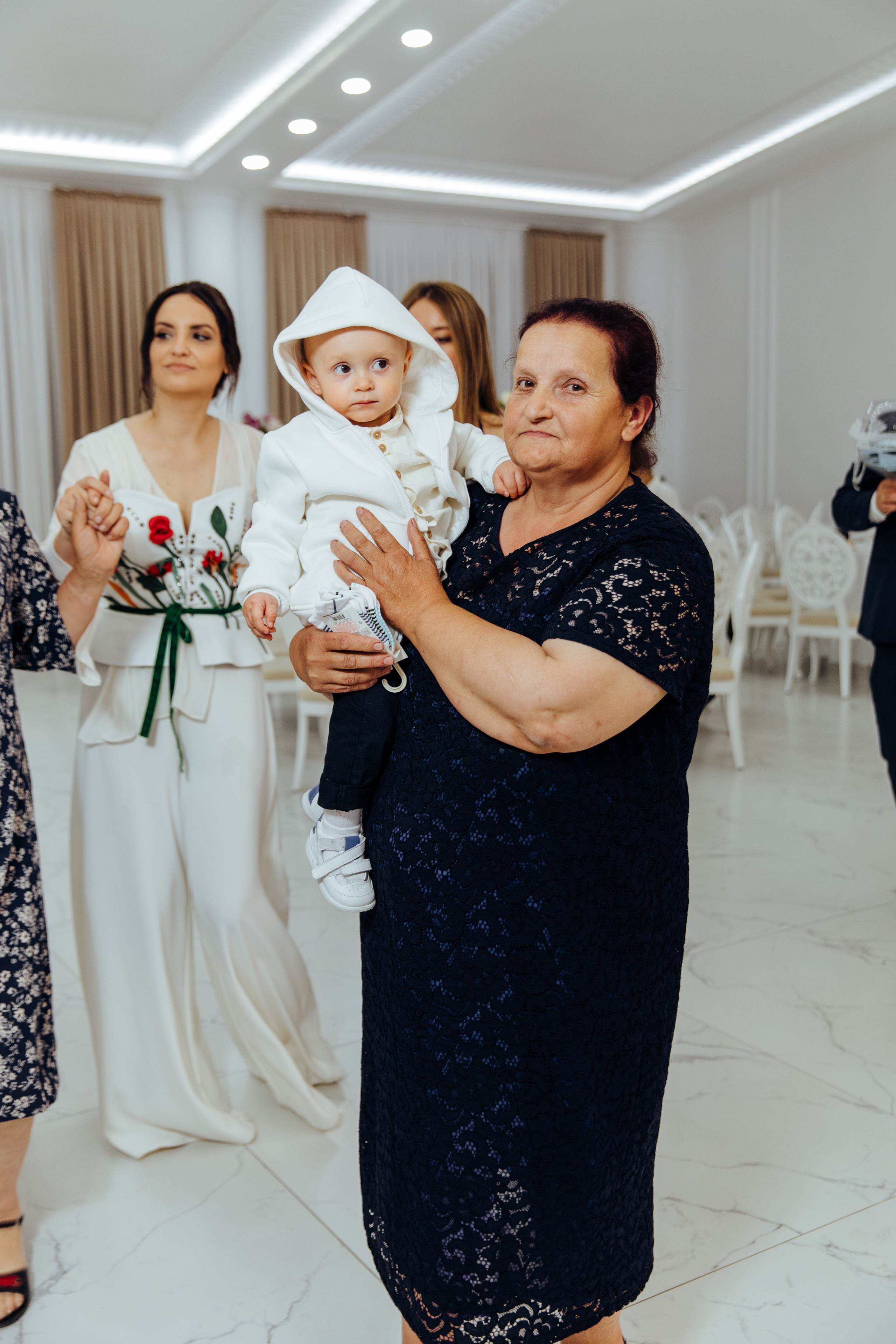 Ionel-Alessandro. Fotograf de nuntă și evenimente private!