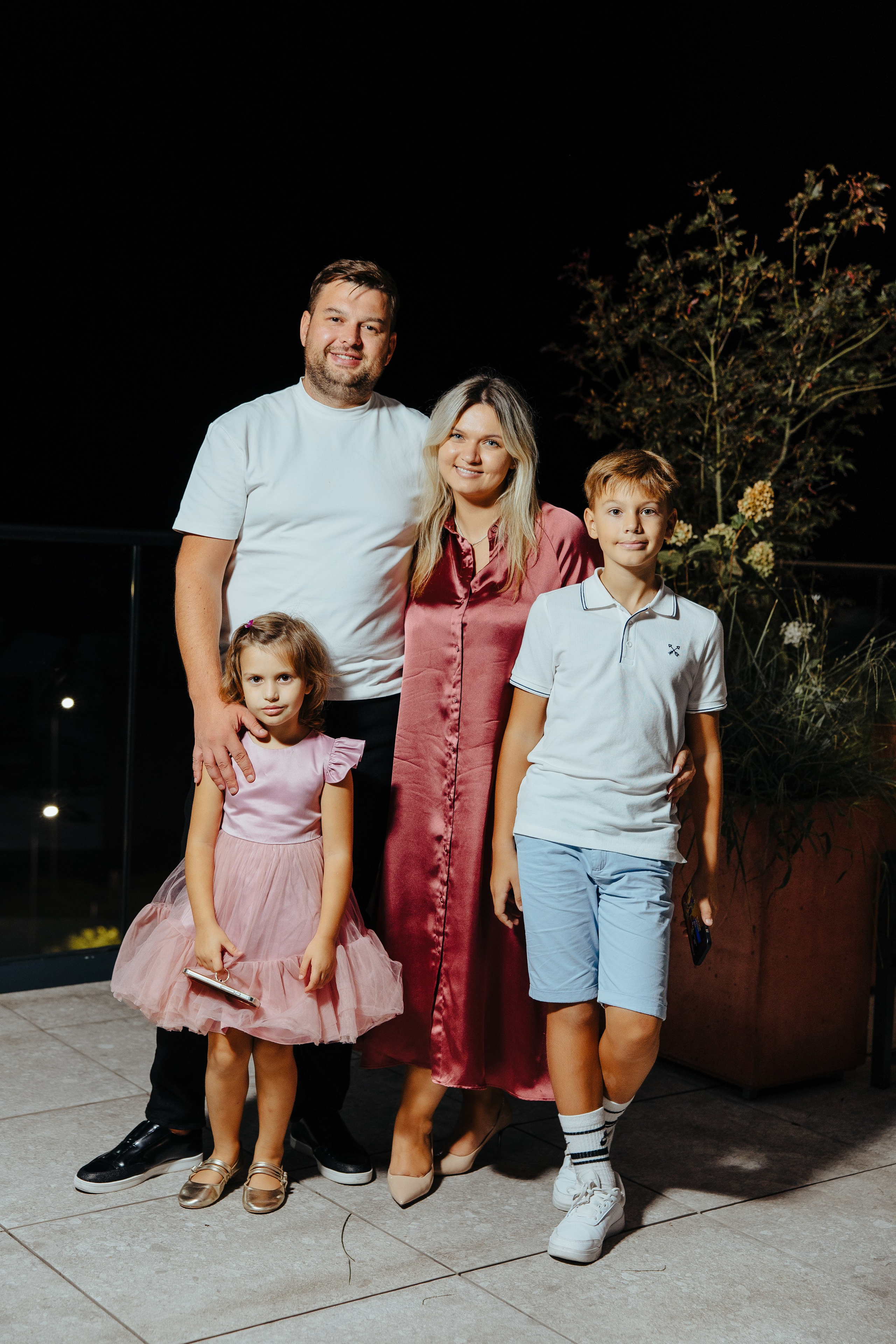 Oleg 40 ani. Fotograf de nuntă și evenimente private!