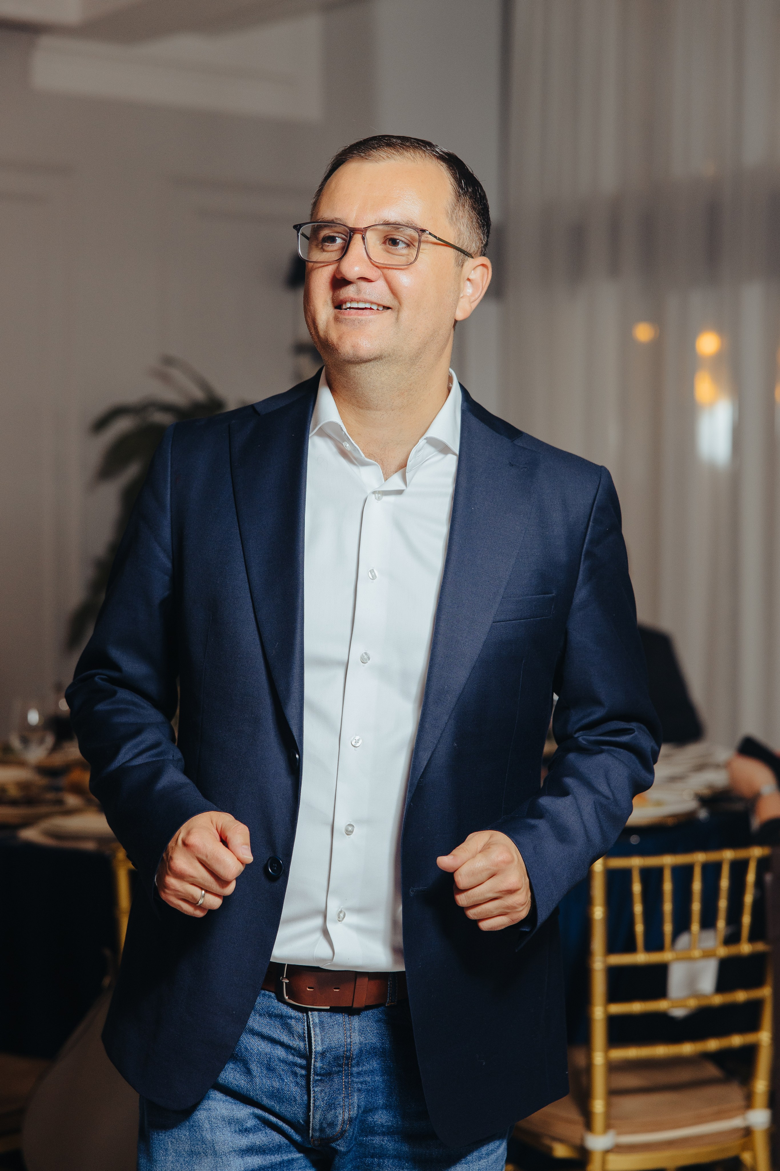 Mihai 40 ani. Fotograf de nuntă și evenimente private!