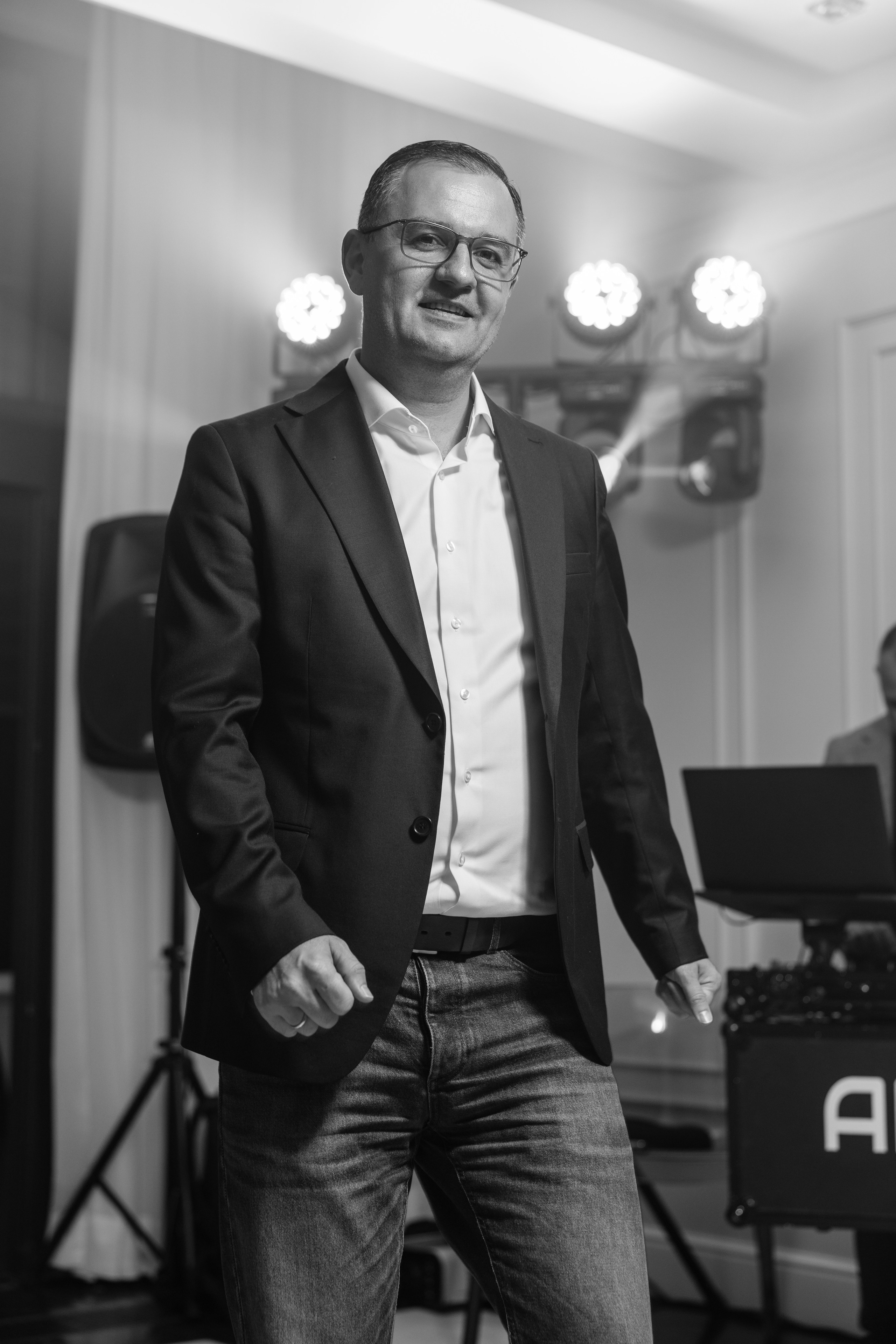 Mihai 40 ani. Fotograf de nuntă și evenimente private!