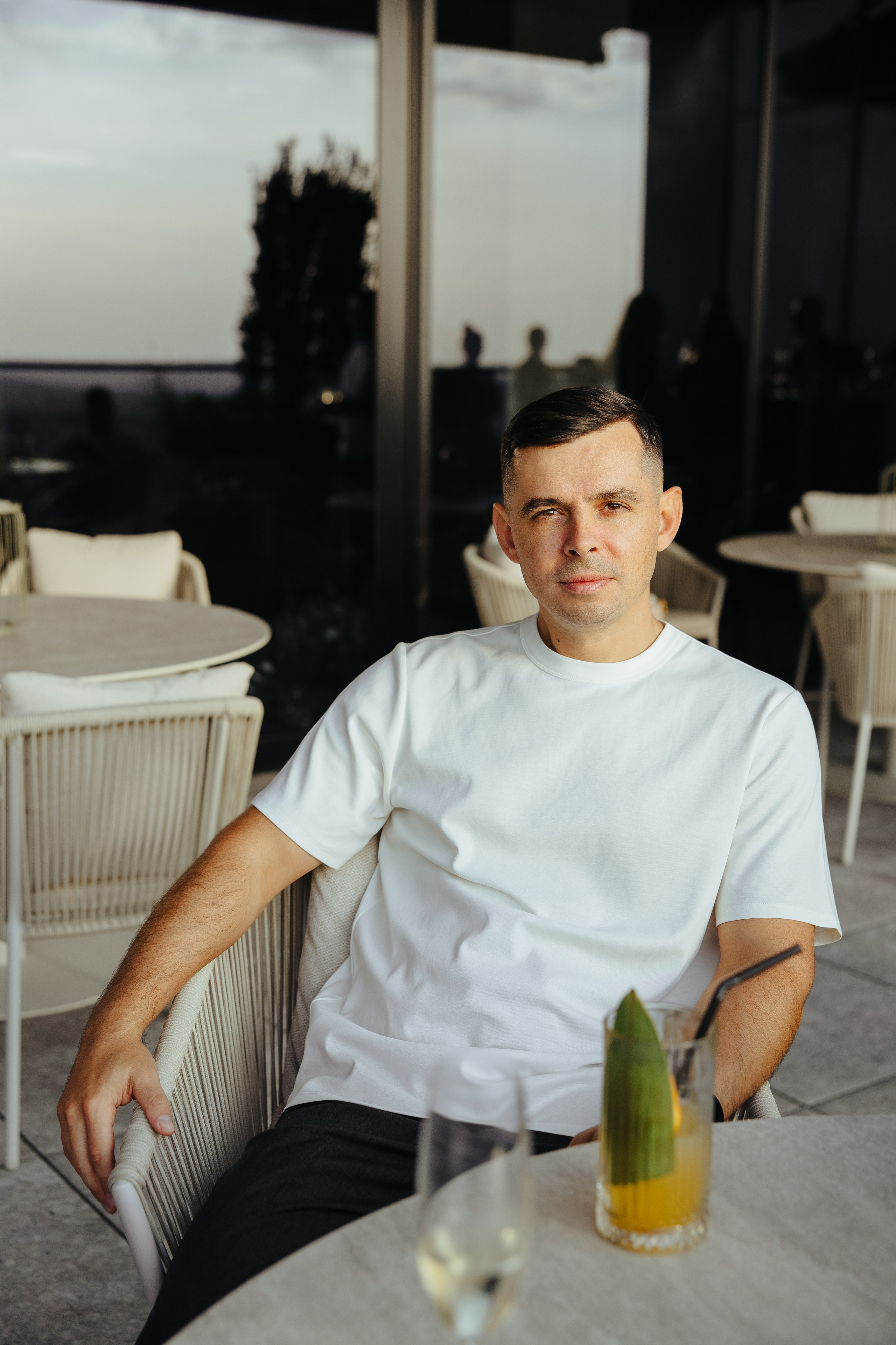 Oleg 40 ani. Fotograf de nuntă și evenimente private!