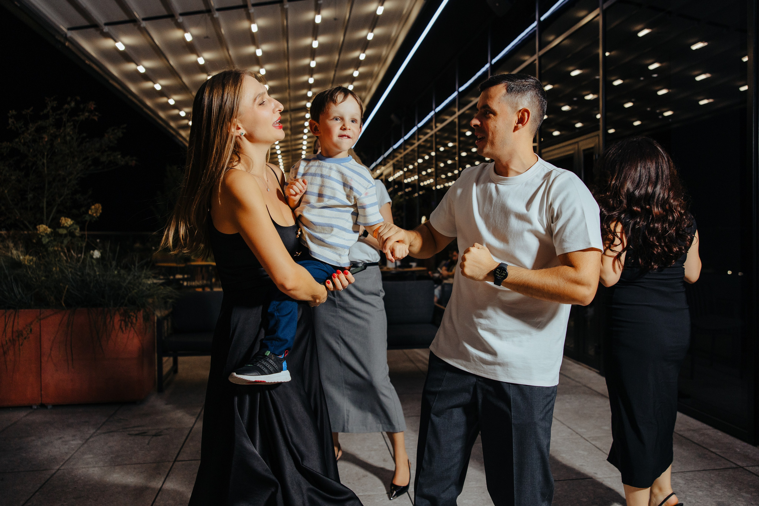 Oleg 40 ani. Fotograf de nuntă și evenimente private!