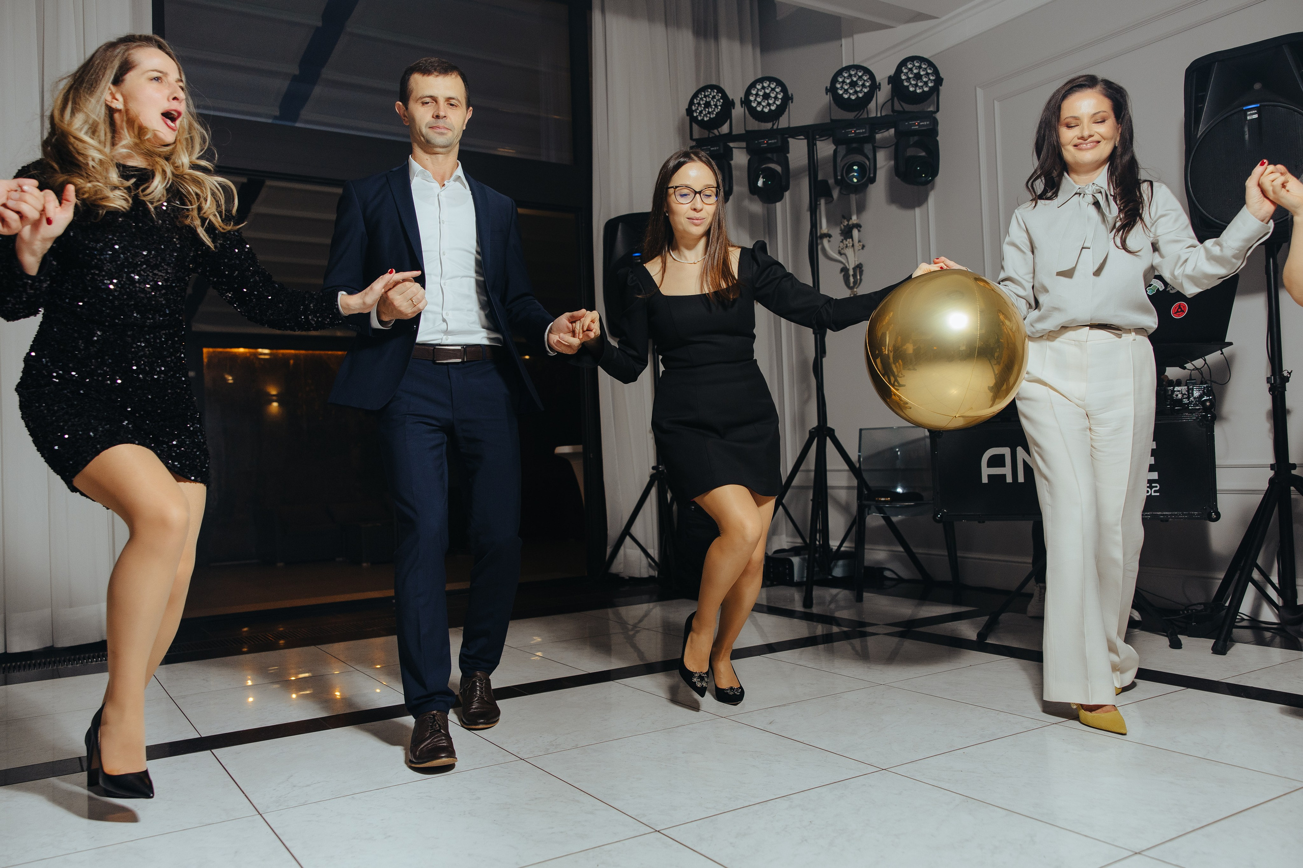 Mihai 40 ani. Fotograf de nuntă și evenimente private!