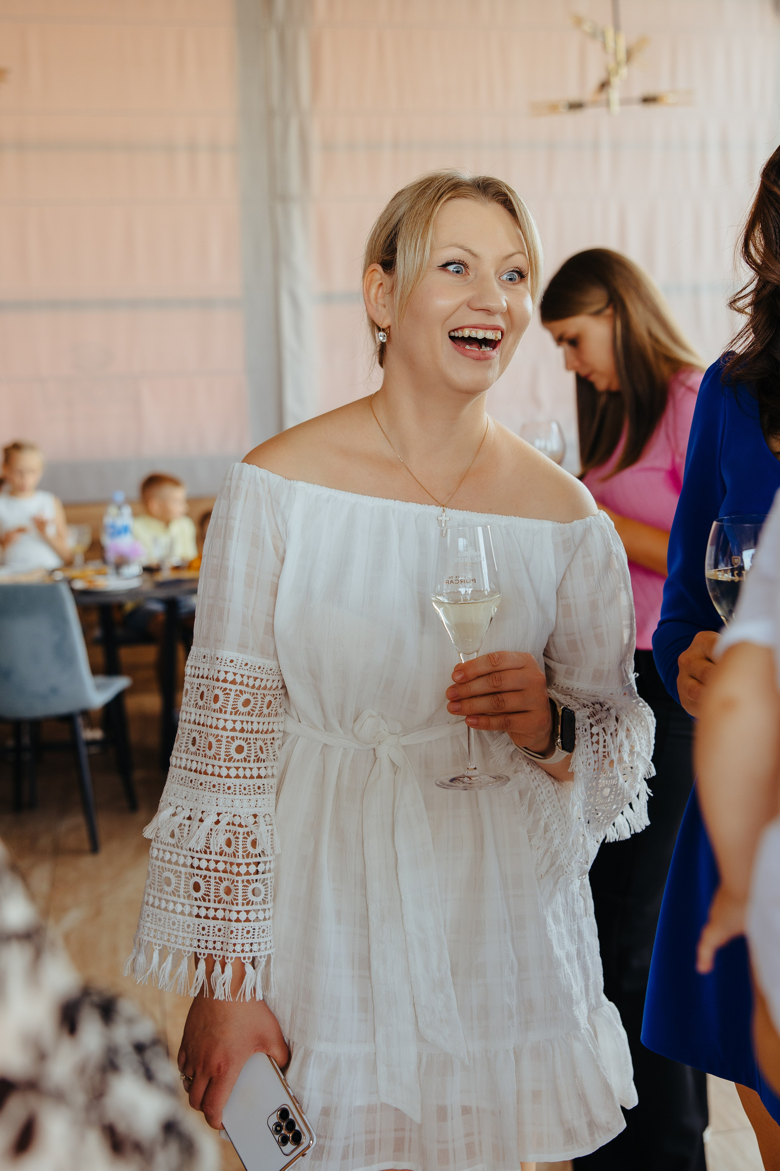 Nicoleta. Fotograf de nuntă și evenimente private!