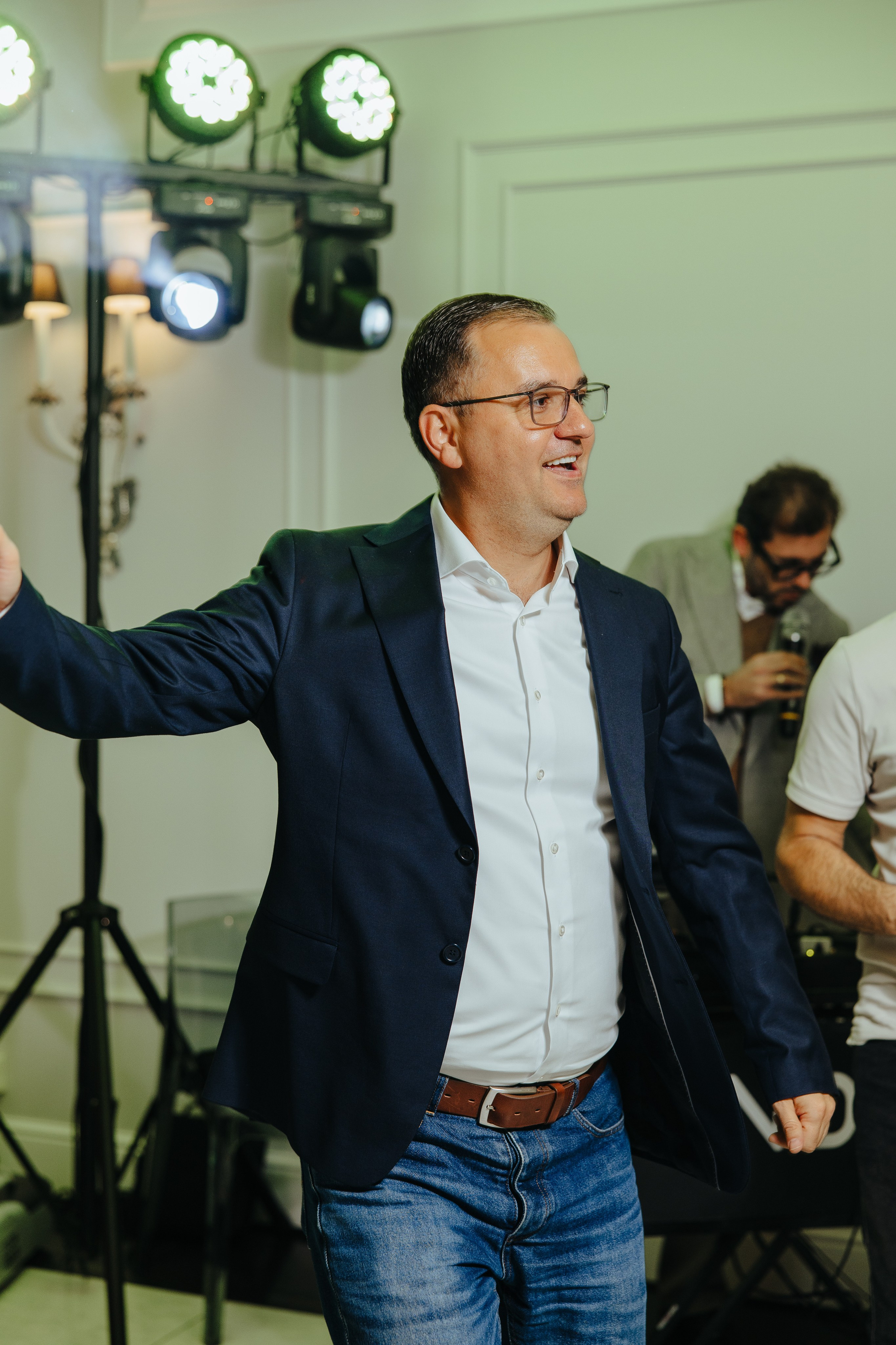 Mihai 40 ani. Fotograf de nuntă și evenimente private!