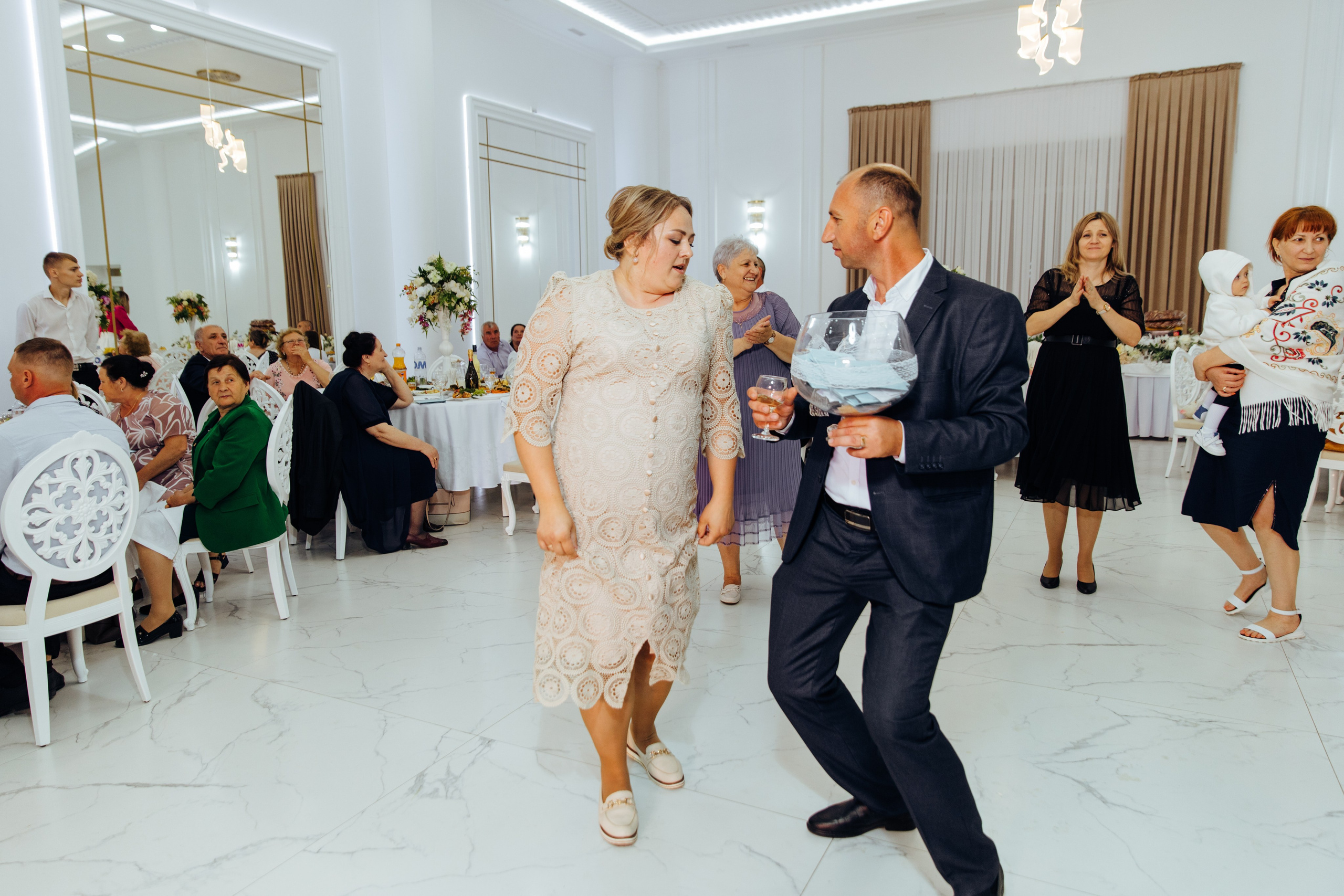 Ionel-Alessandro. Fotograf de nuntă și evenimente private!