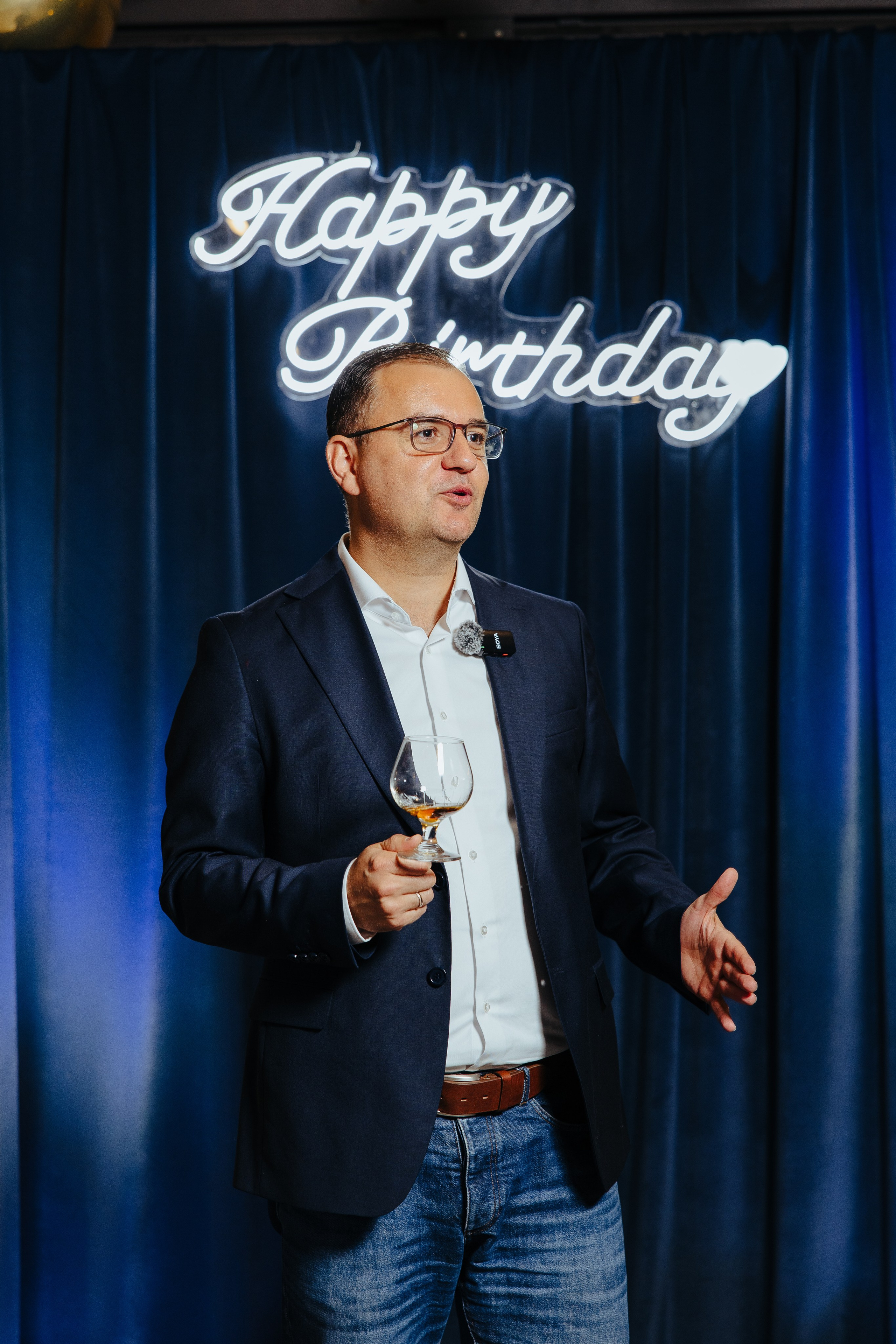 Mihai 40 ani. Fotograf de nuntă și evenimente private!