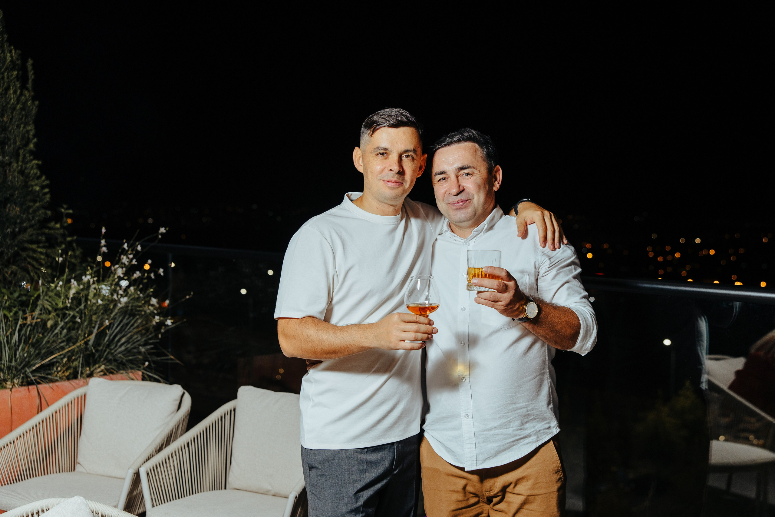 Oleg 40 ani. Fotograf de nuntă și evenimente private!