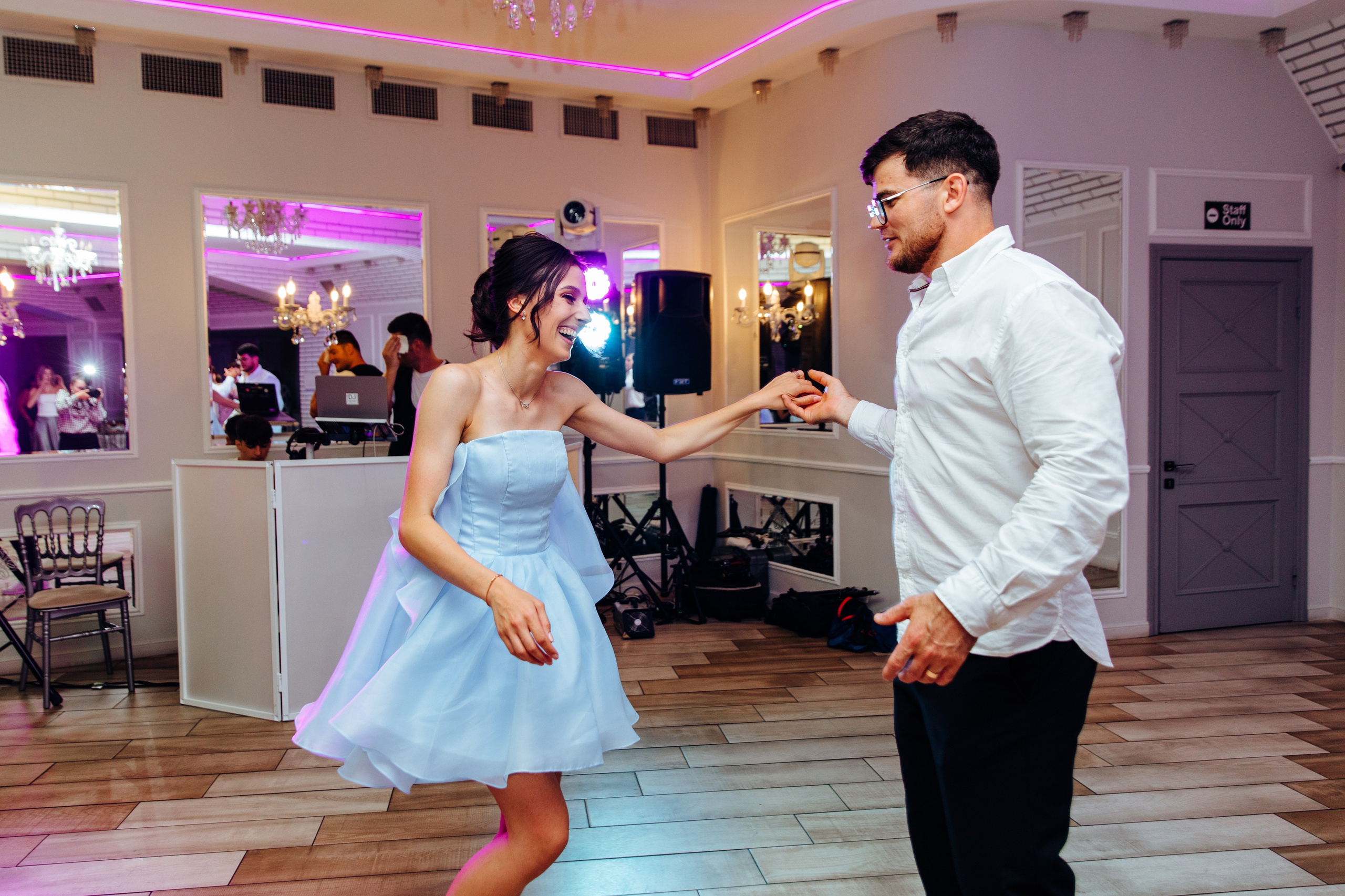 Antonia. Fotograf de nuntă și evenimente private!