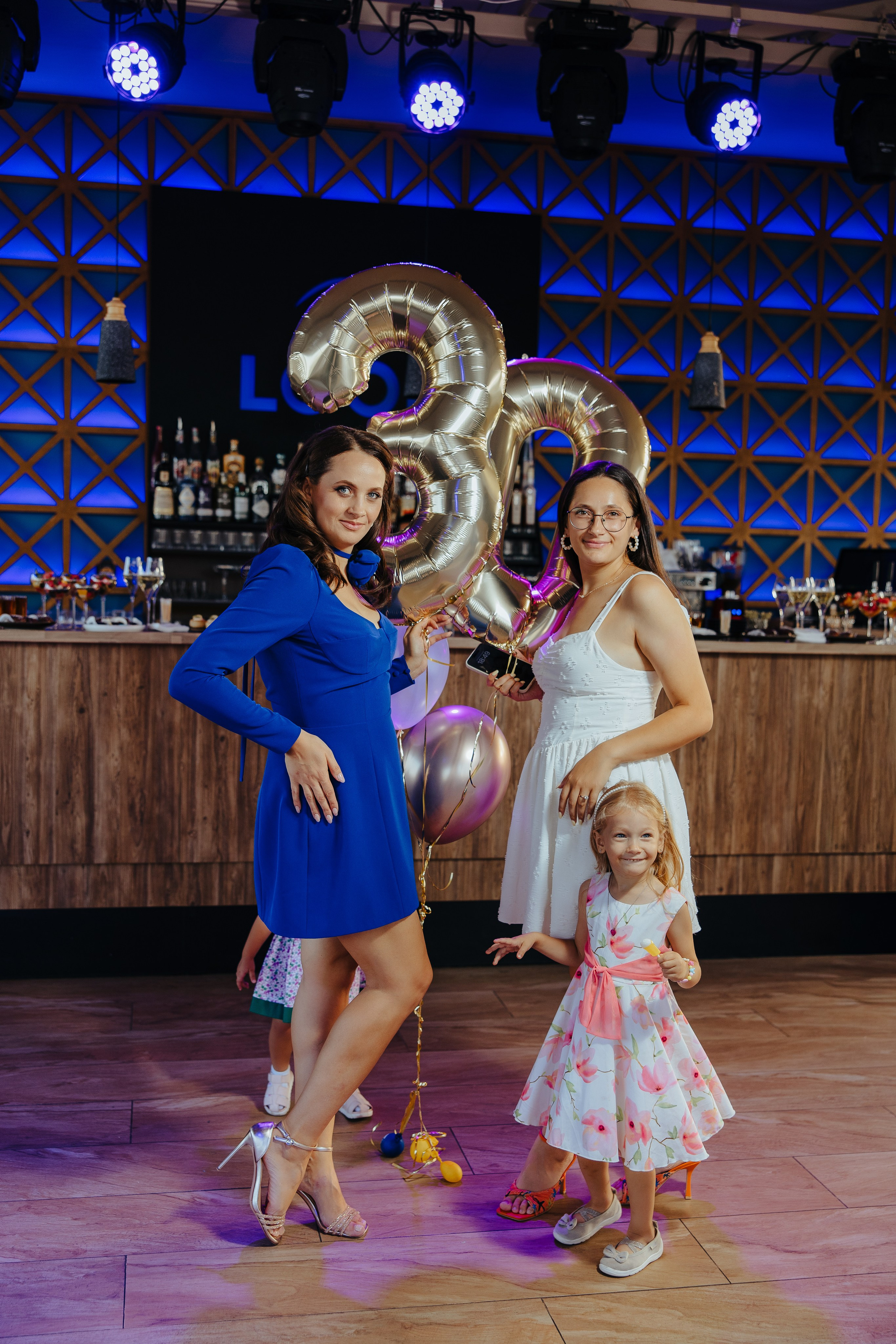 Nicoleta. Fotograf de nuntă și evenimente private!