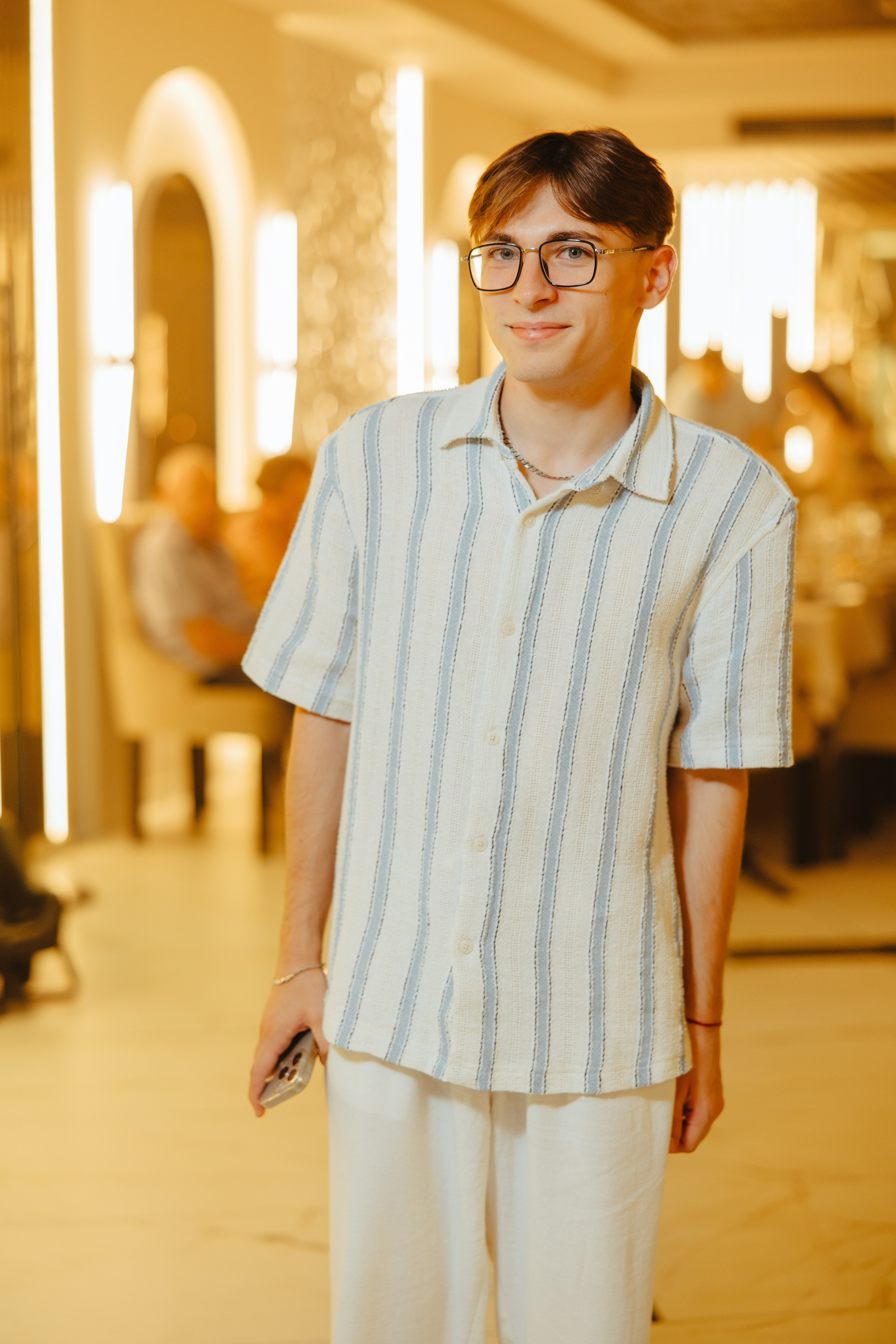 Delia. Fotograf de nuntă și evenimente private!