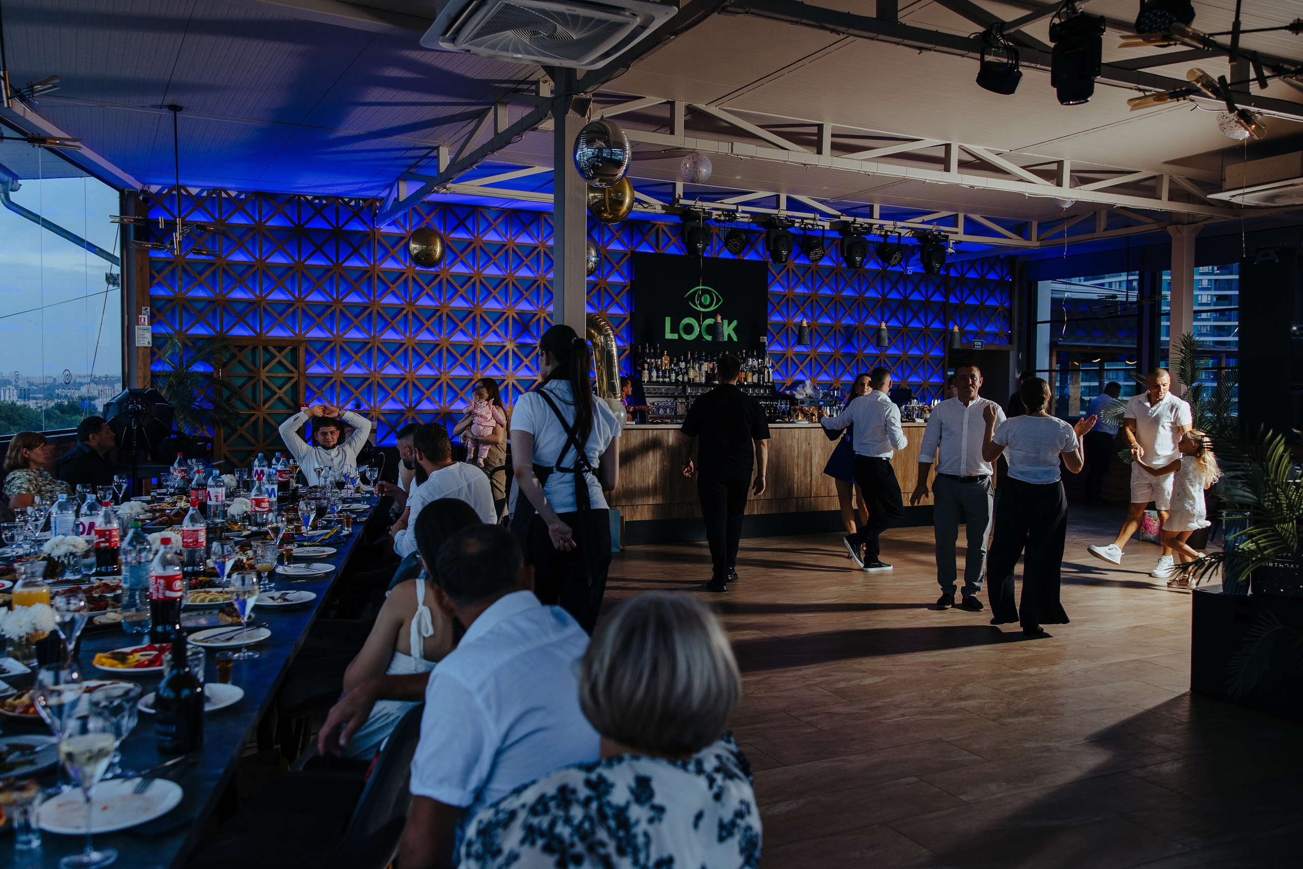 Nicoleta. Fotograf de nuntă și evenimente private!