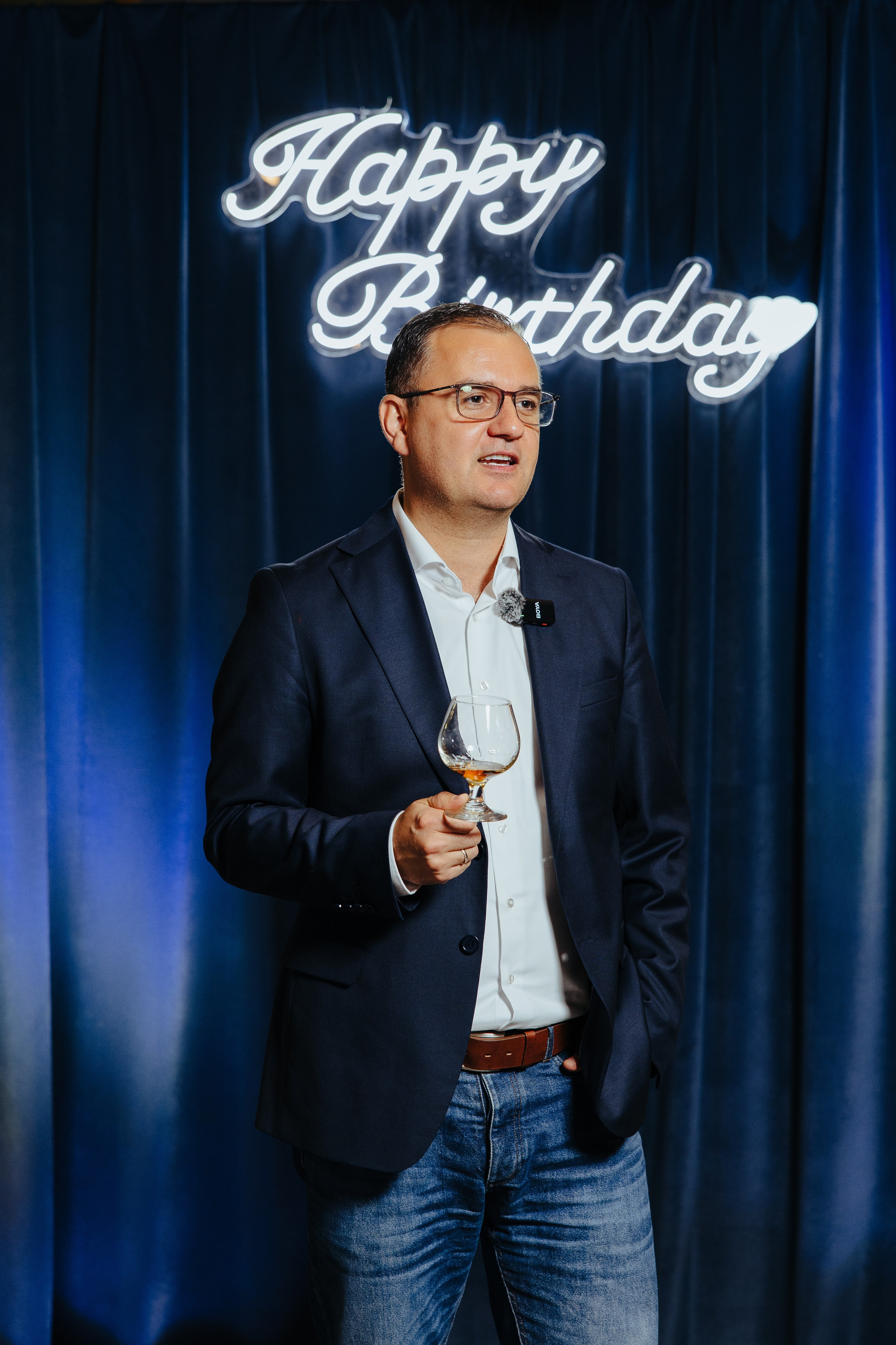 Mihai 40 ani. Fotograf de nuntă și evenimente private!