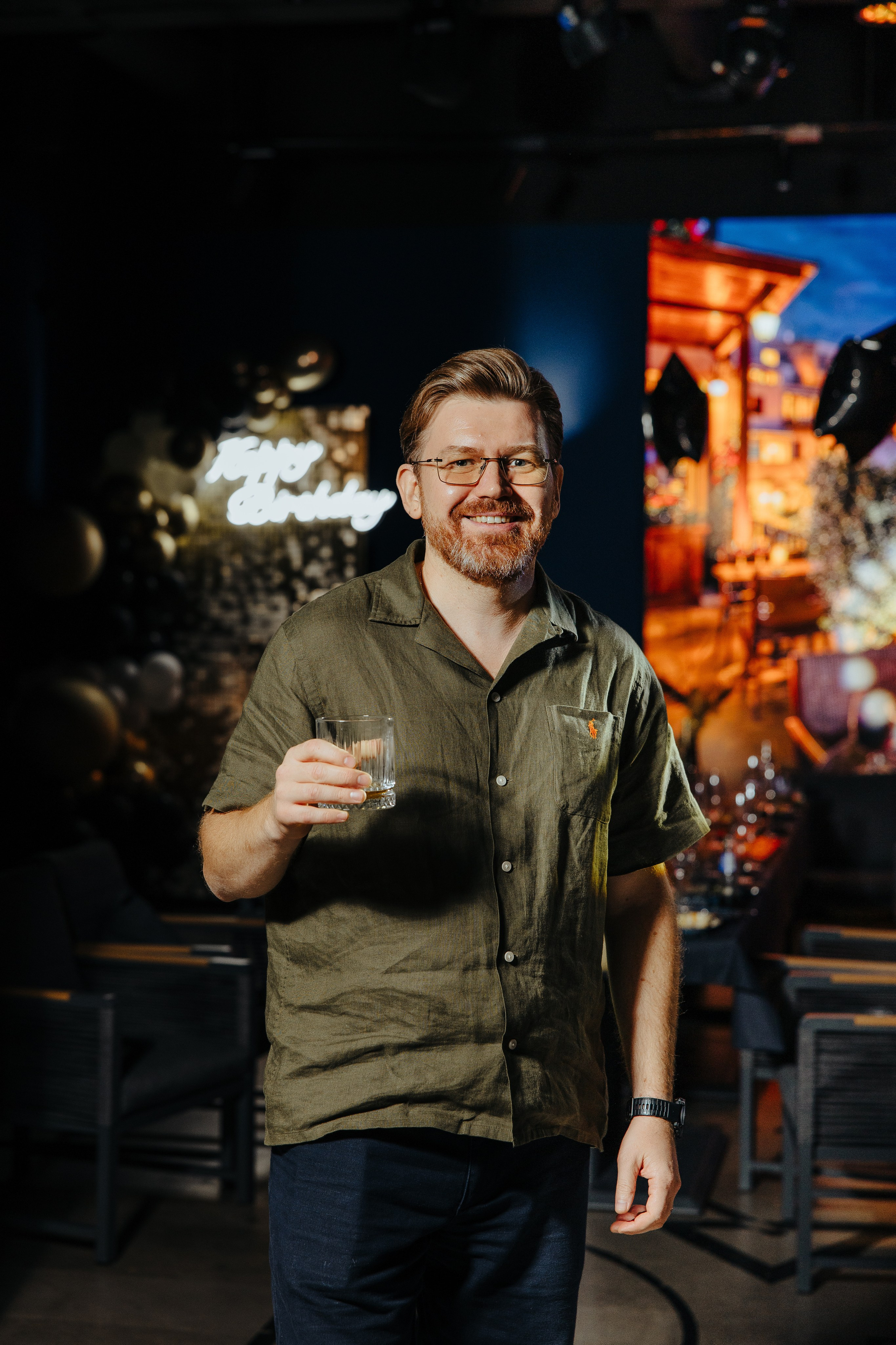 Oleg 40 ani. Fotograf de nuntă și evenimente private!