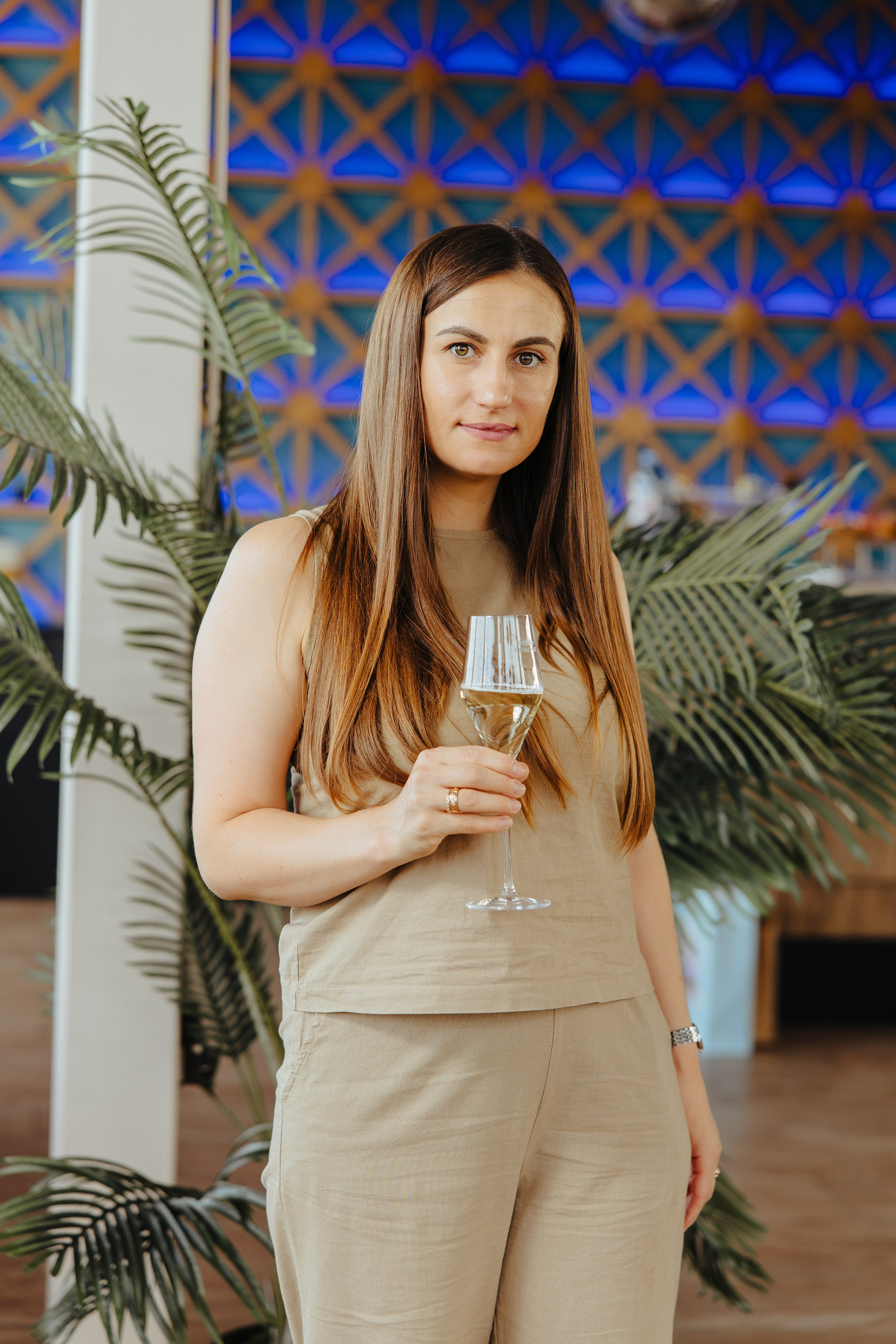 Nicoleta. Fotograf de nuntă și evenimente private!