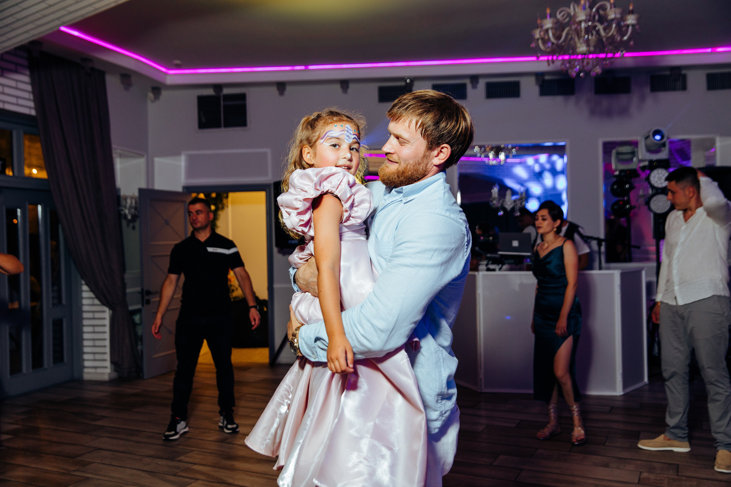 Antonia. Fotograf de nuntă și evenimente private!