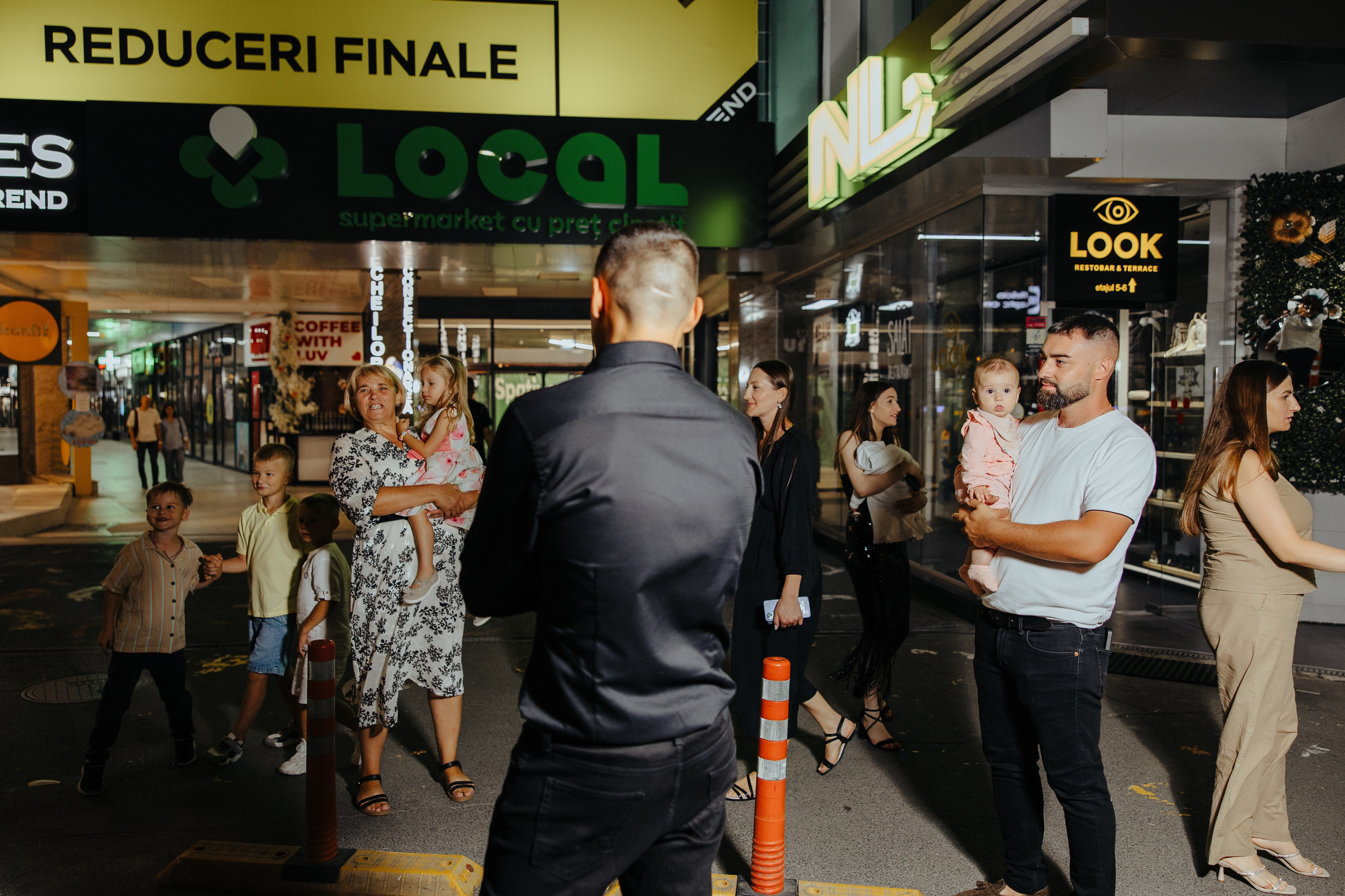 Nicoleta. Fotograf de nuntă și evenimente private!