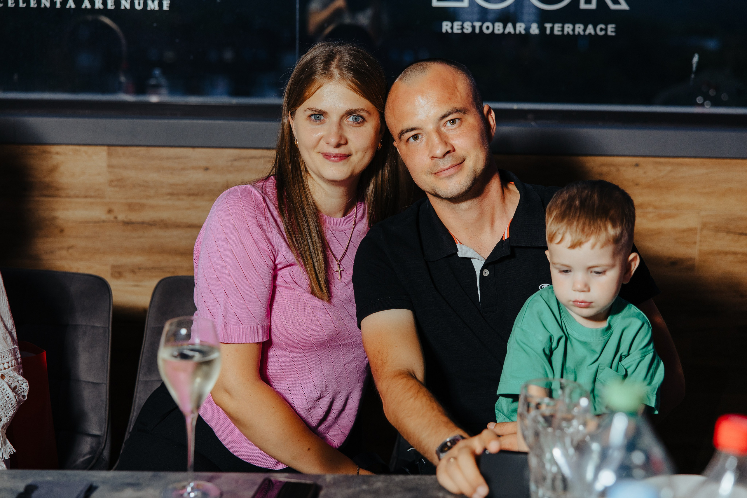 Nicoleta. Fotograf de nuntă și evenimente private!