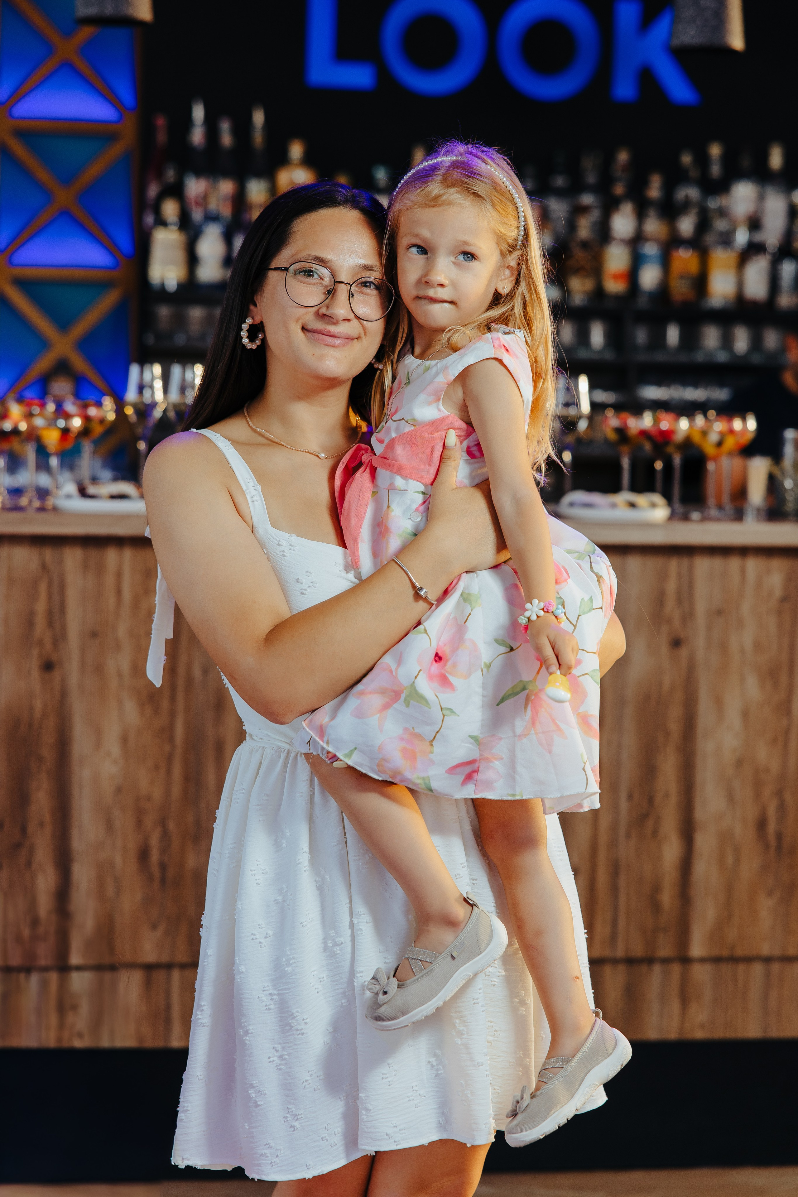 Nicoleta. Fotograf de nuntă și evenimente private!