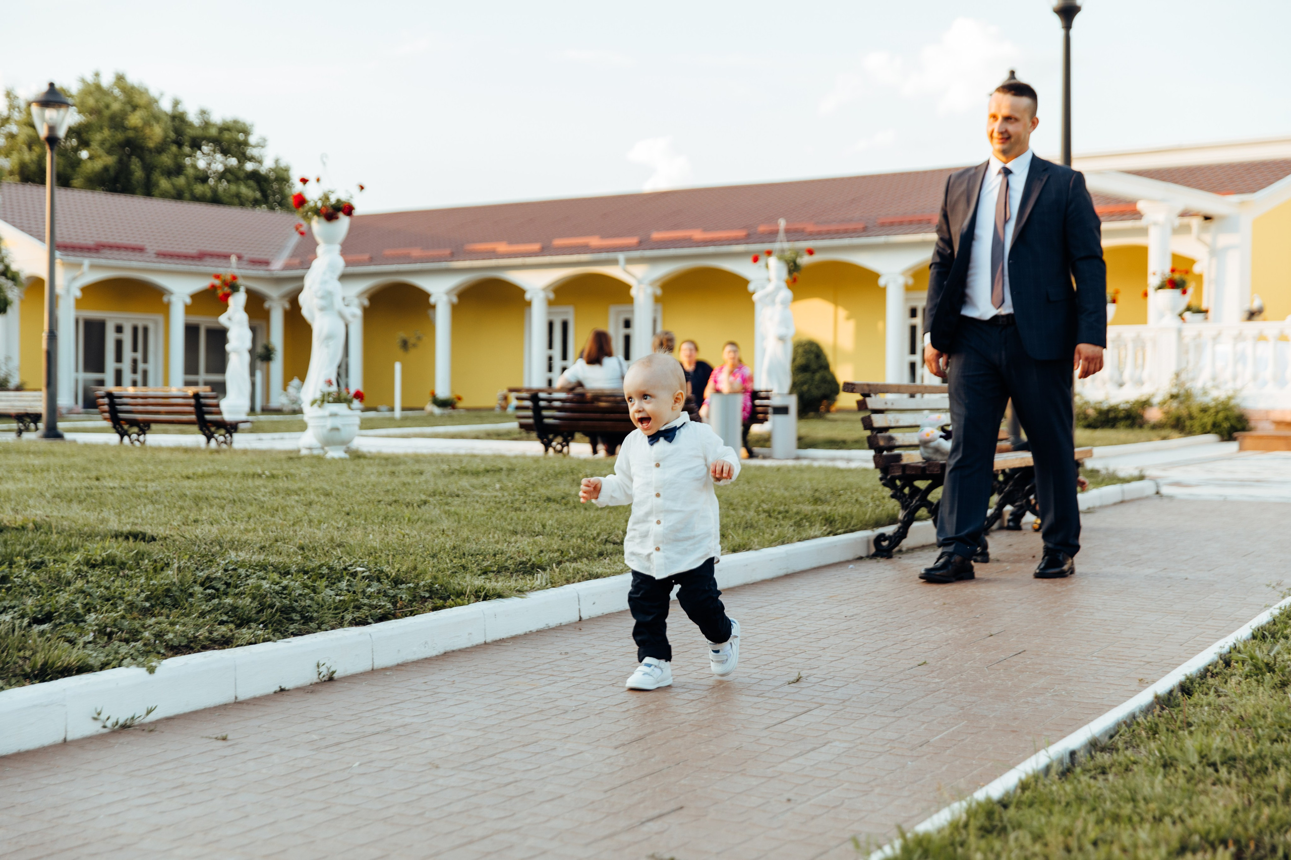 Ionel-Alessandro. Fotograf de nuntă și evenimente private!