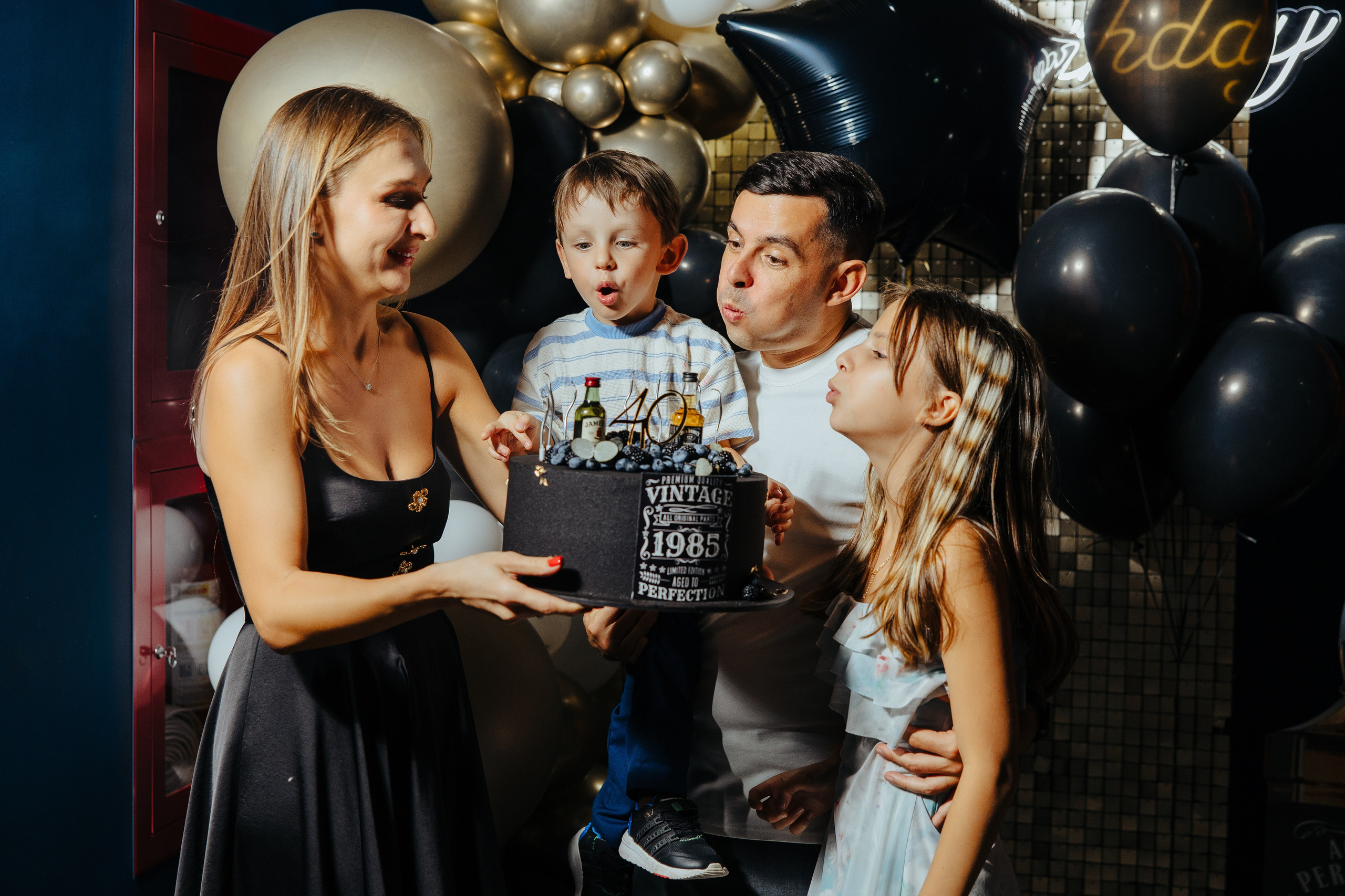 Oleg 40 ani. Fotograf de nuntă și evenimente private!