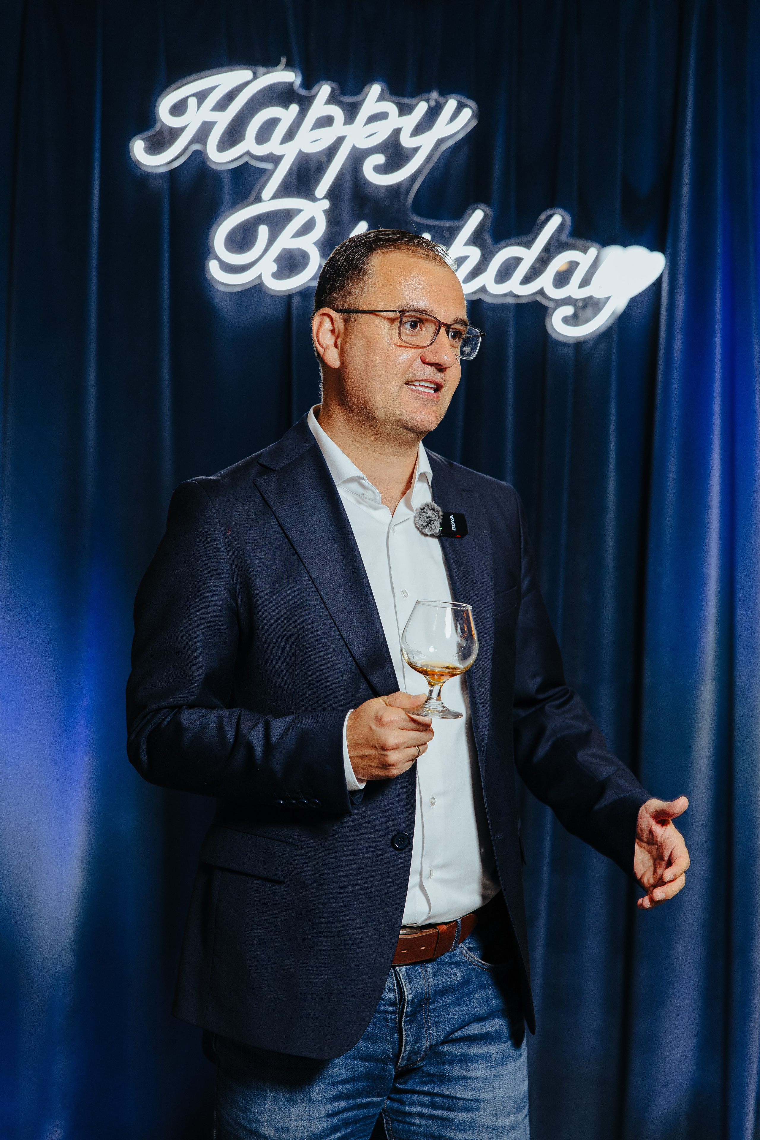 Mihai 40 ani. Fotograf de nuntă și evenimente private!