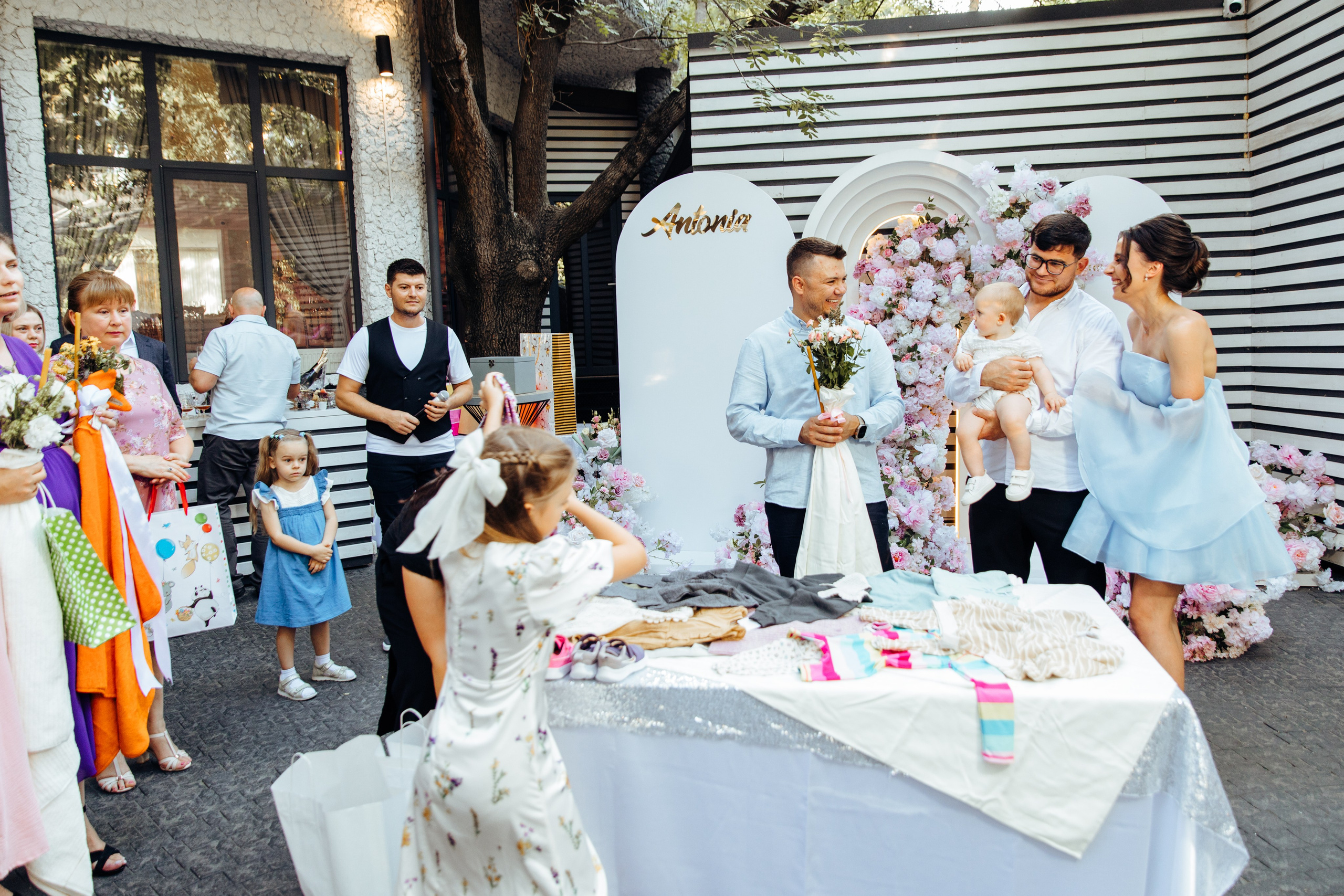 Antonia. Fotograf de nuntă și evenimente private!